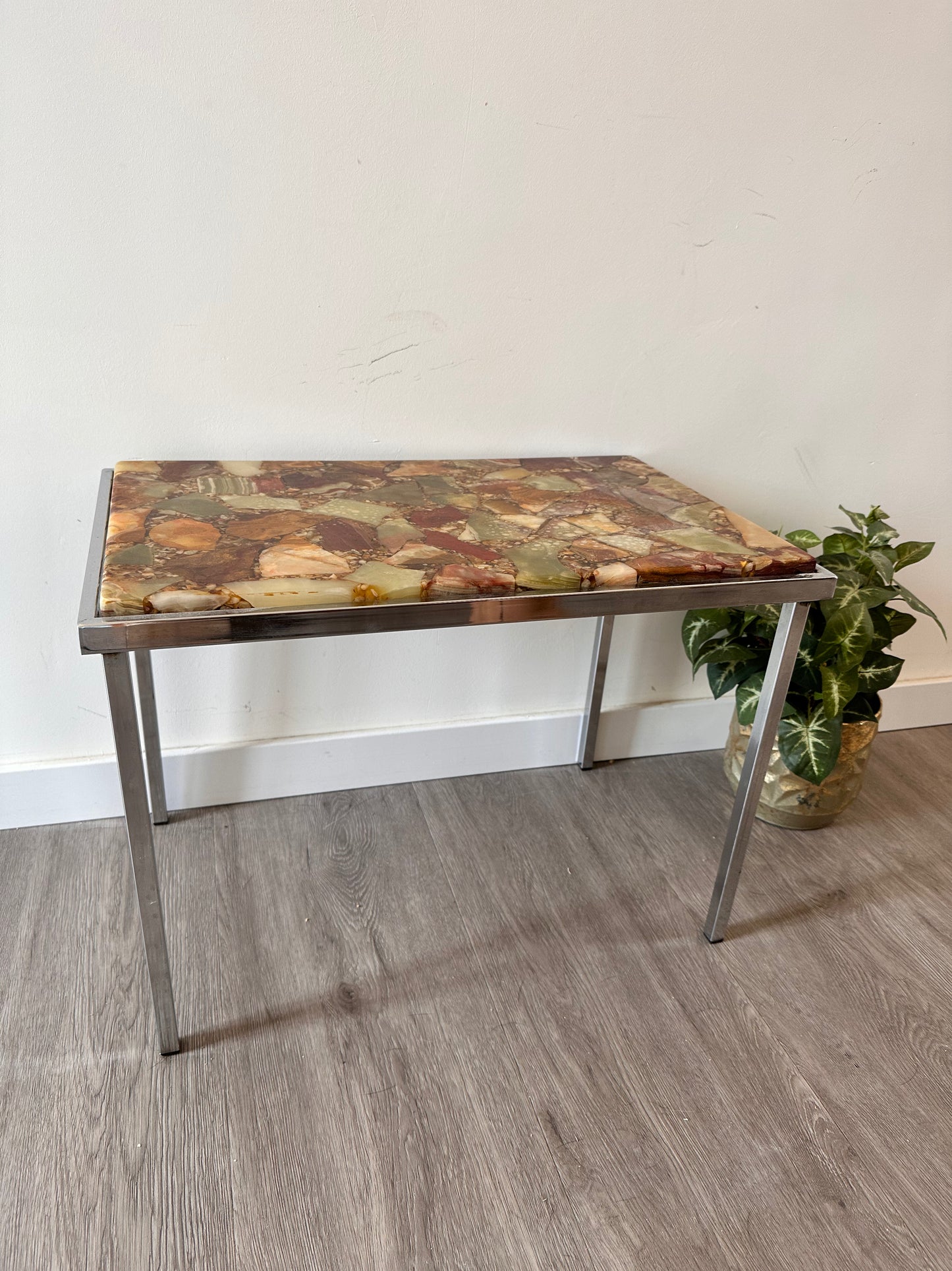 Vintage marmeren bijzettafel met chroom onderstel