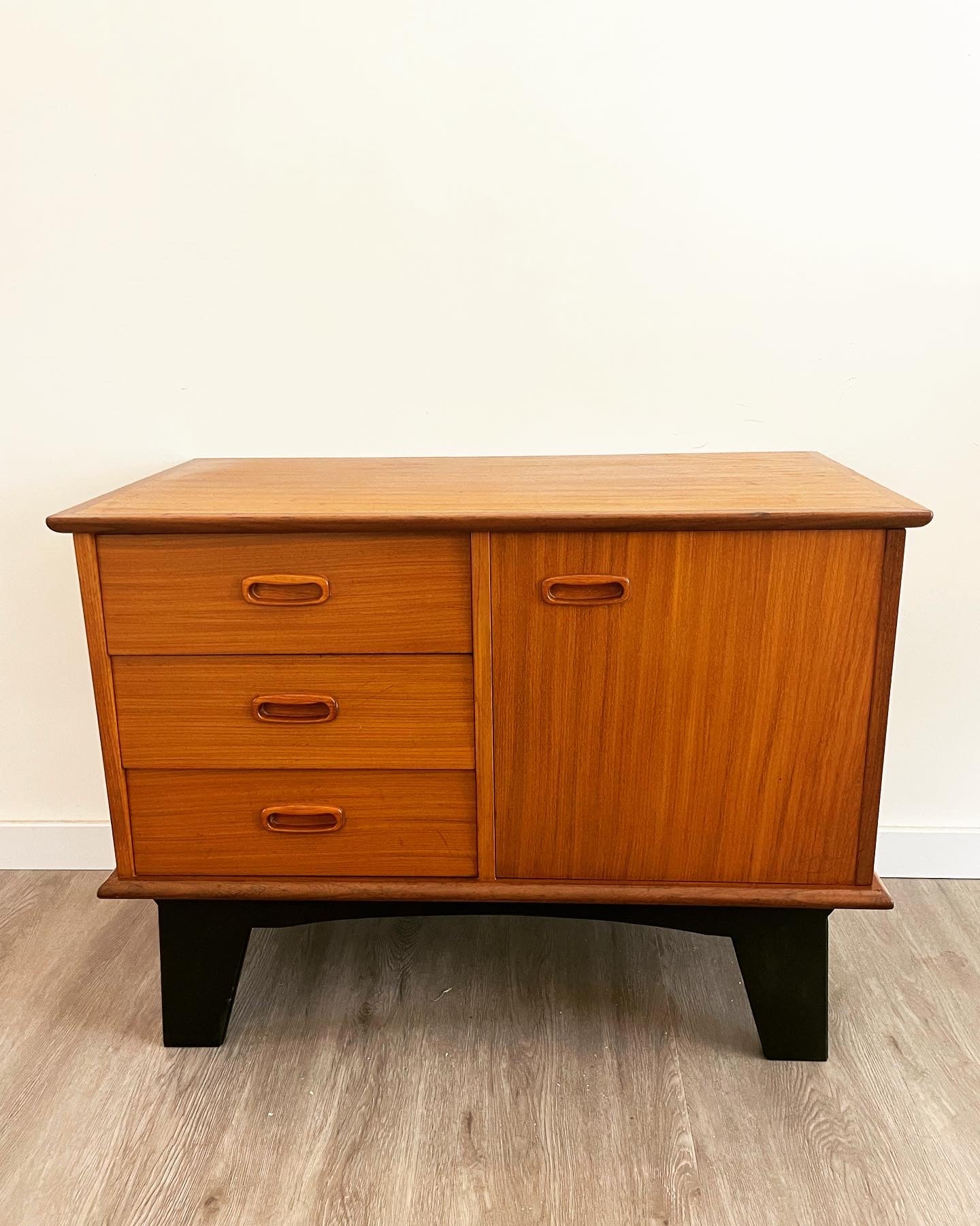 Vintage jaren ‘60 dressoir ladenkast
