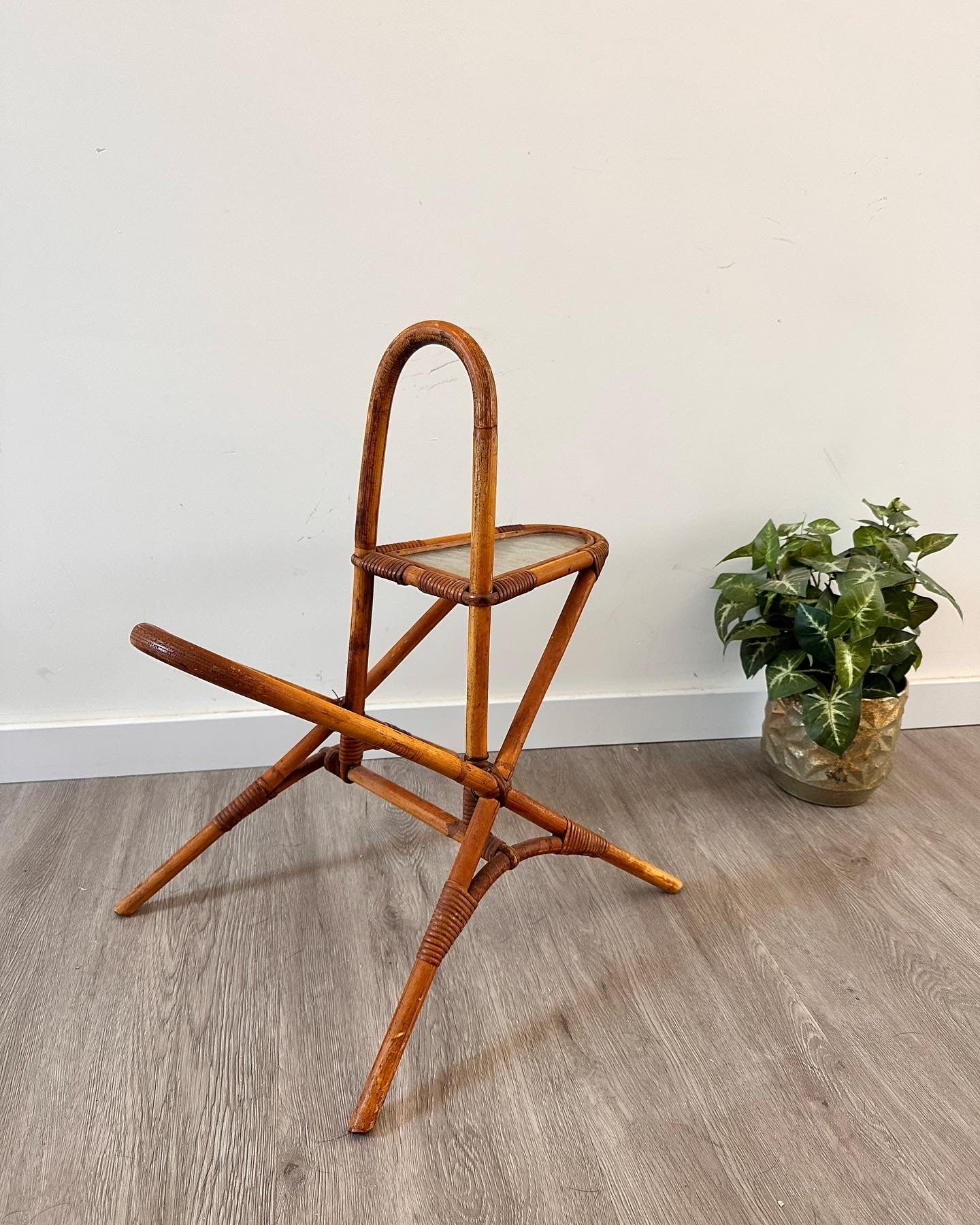 Vintage rotan bijzettafel/lectuurtafel