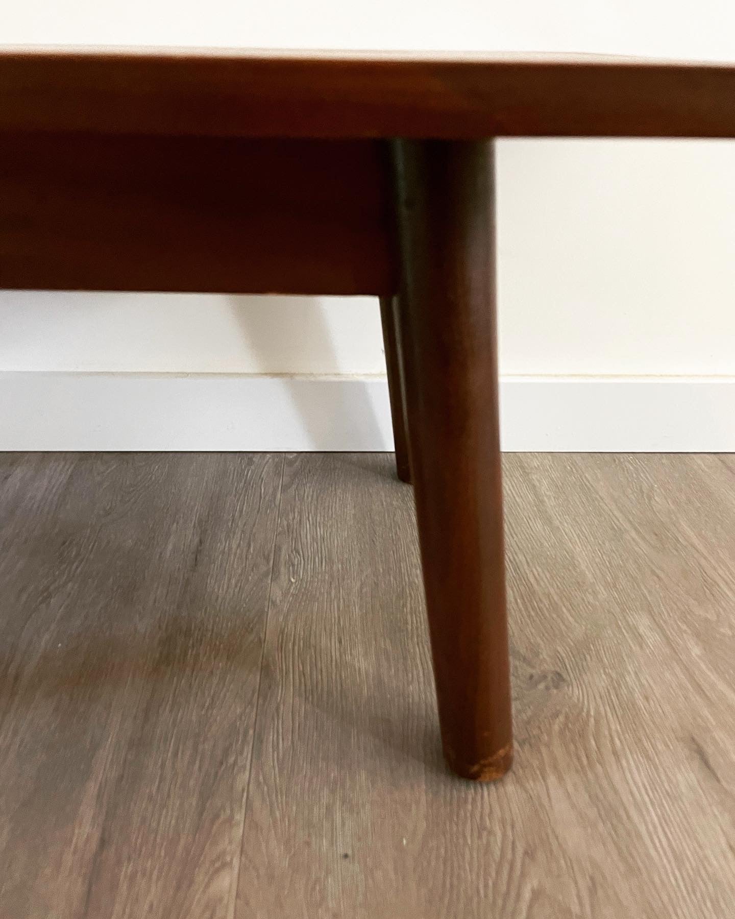 Vintage houten bijzettafel