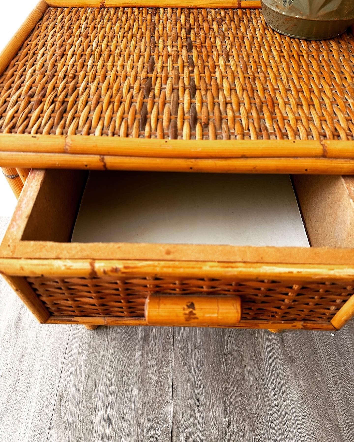 Vintage rotan bijzettafel