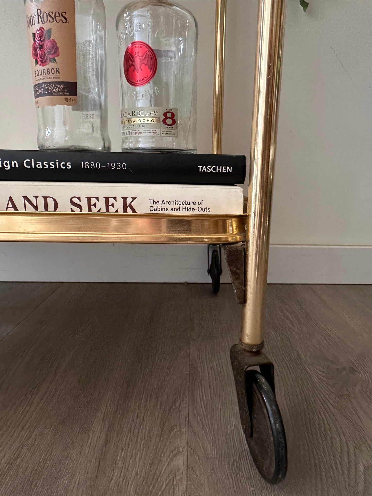 Messing goudkleurig serveerwagentje