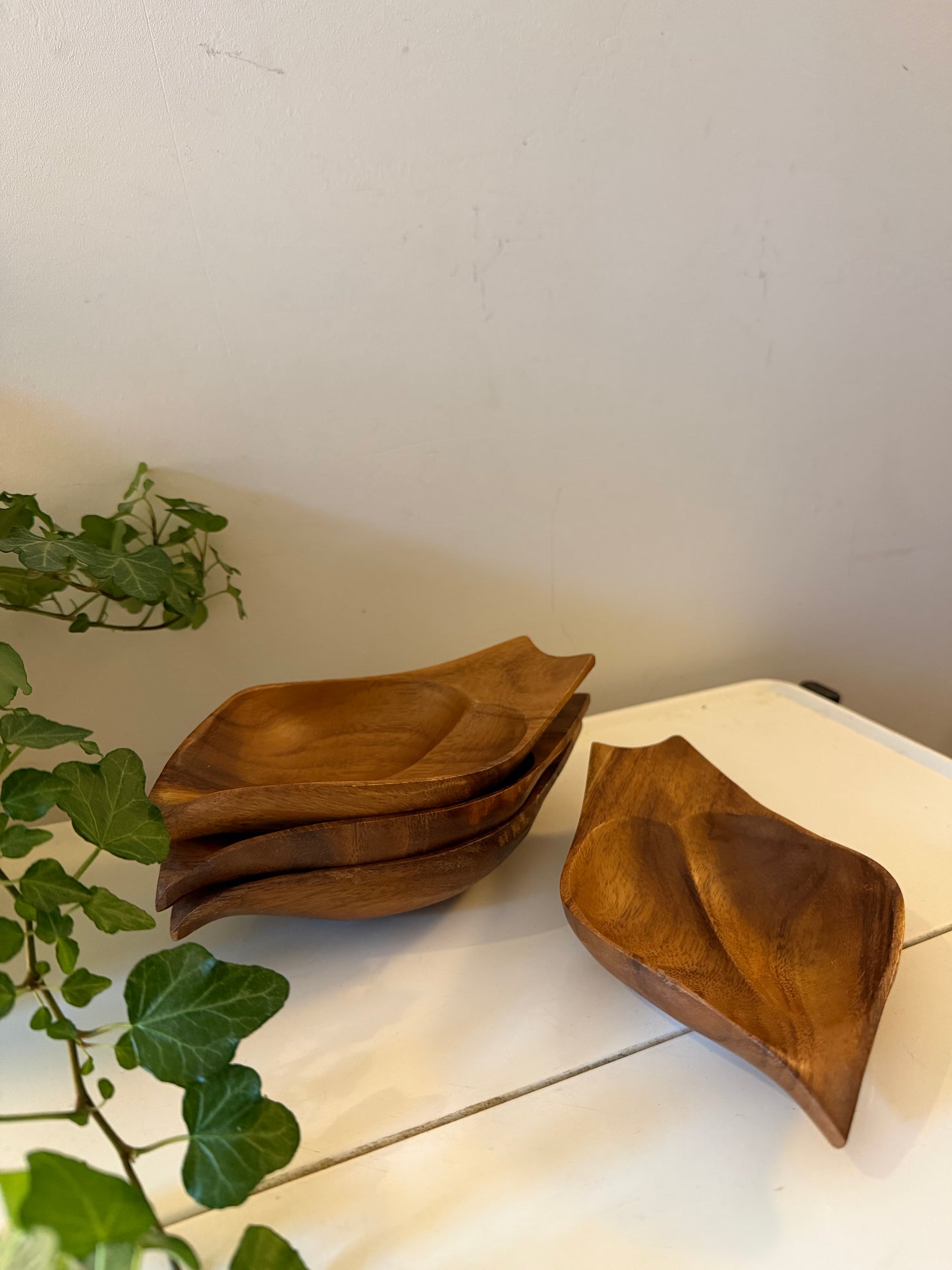 Set van 4 teakhouten schaaltjes
