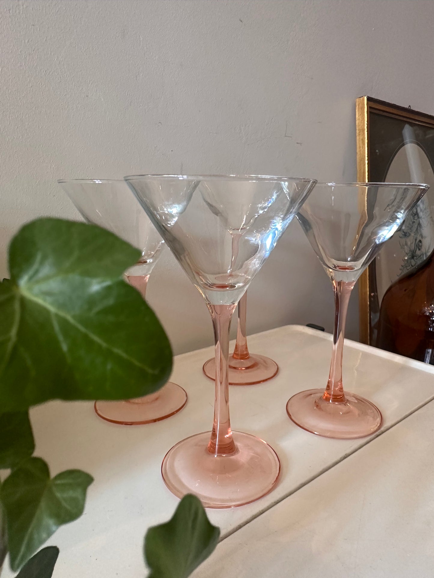 Set van 4 Martine glazen op roze oranje voet