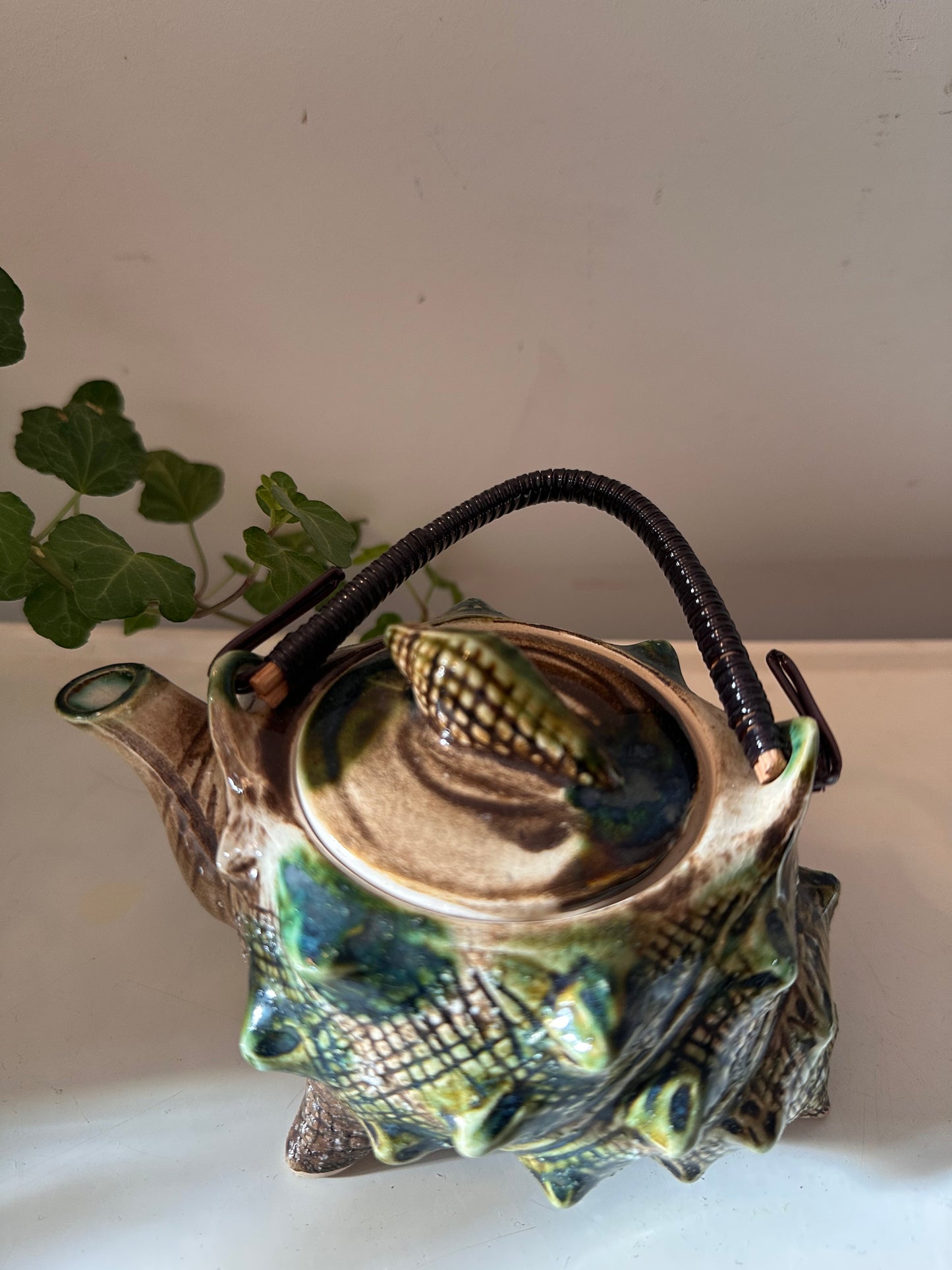 Japans theepotje vorm van schelp