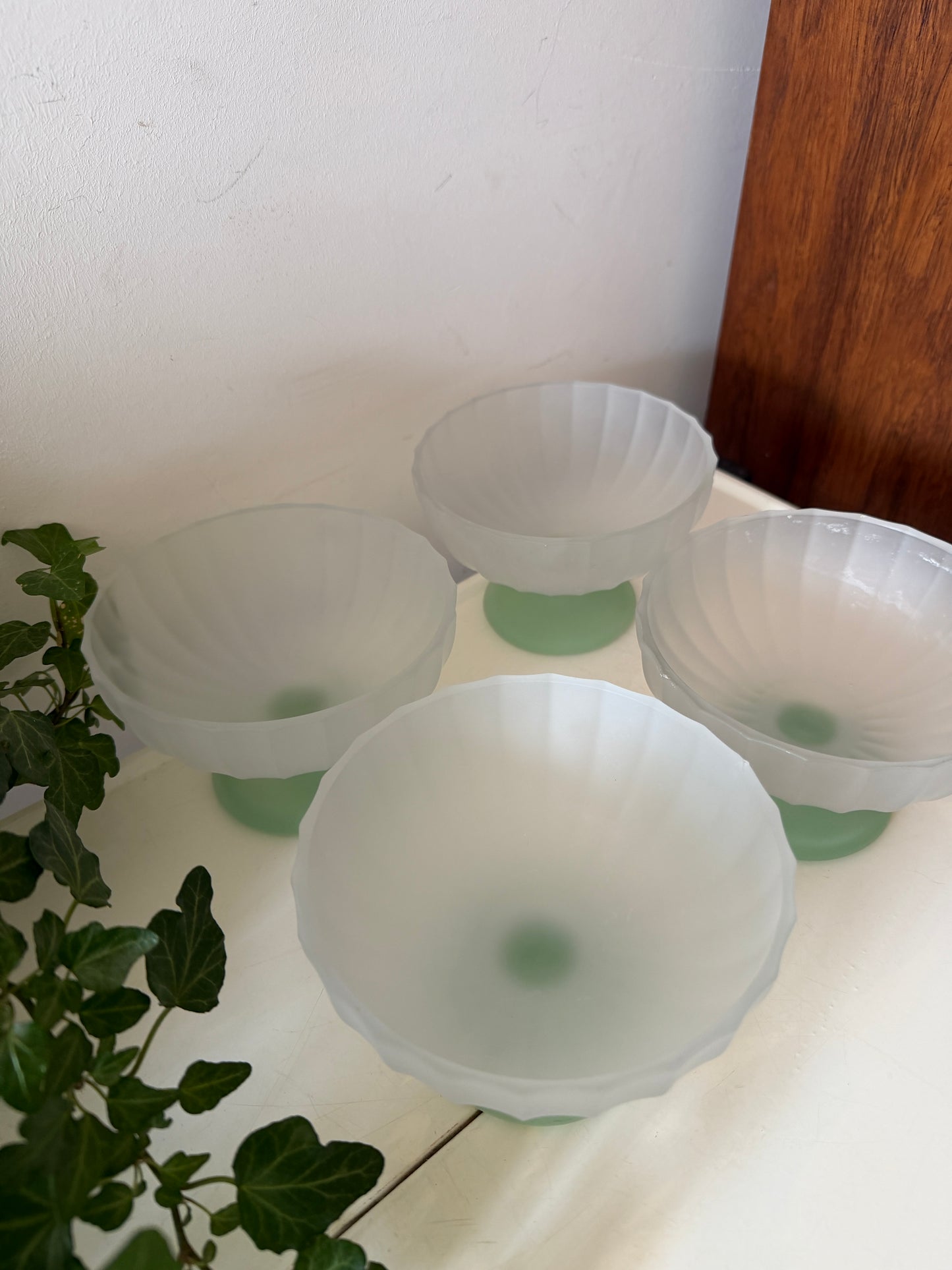 Set van 4 Italiaanse opaline coupes