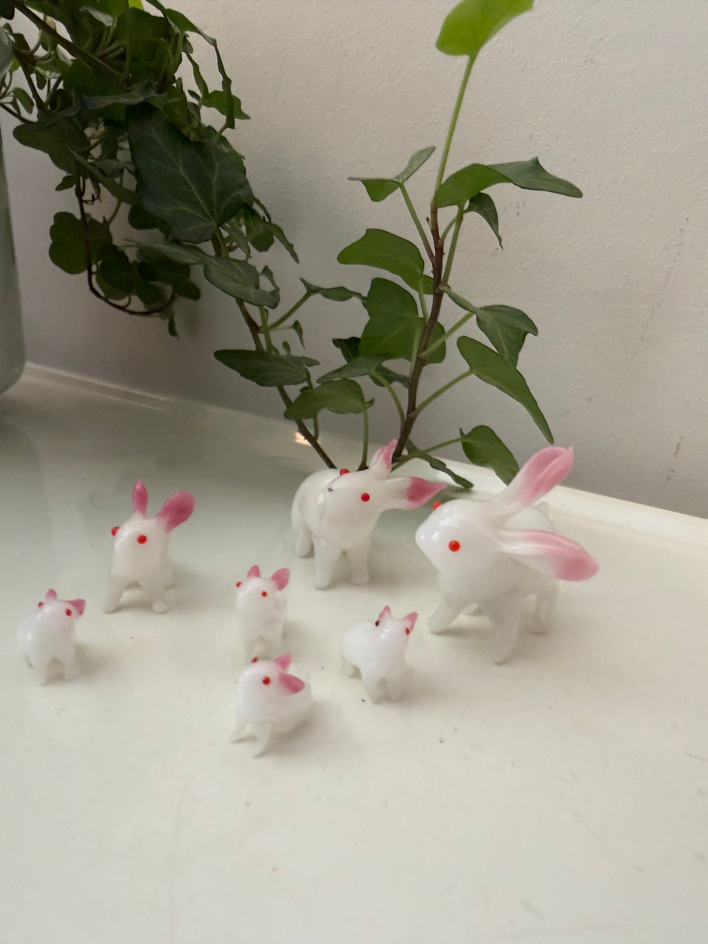 Set van 7 miniatuurtjes Murano glazen konijntjes