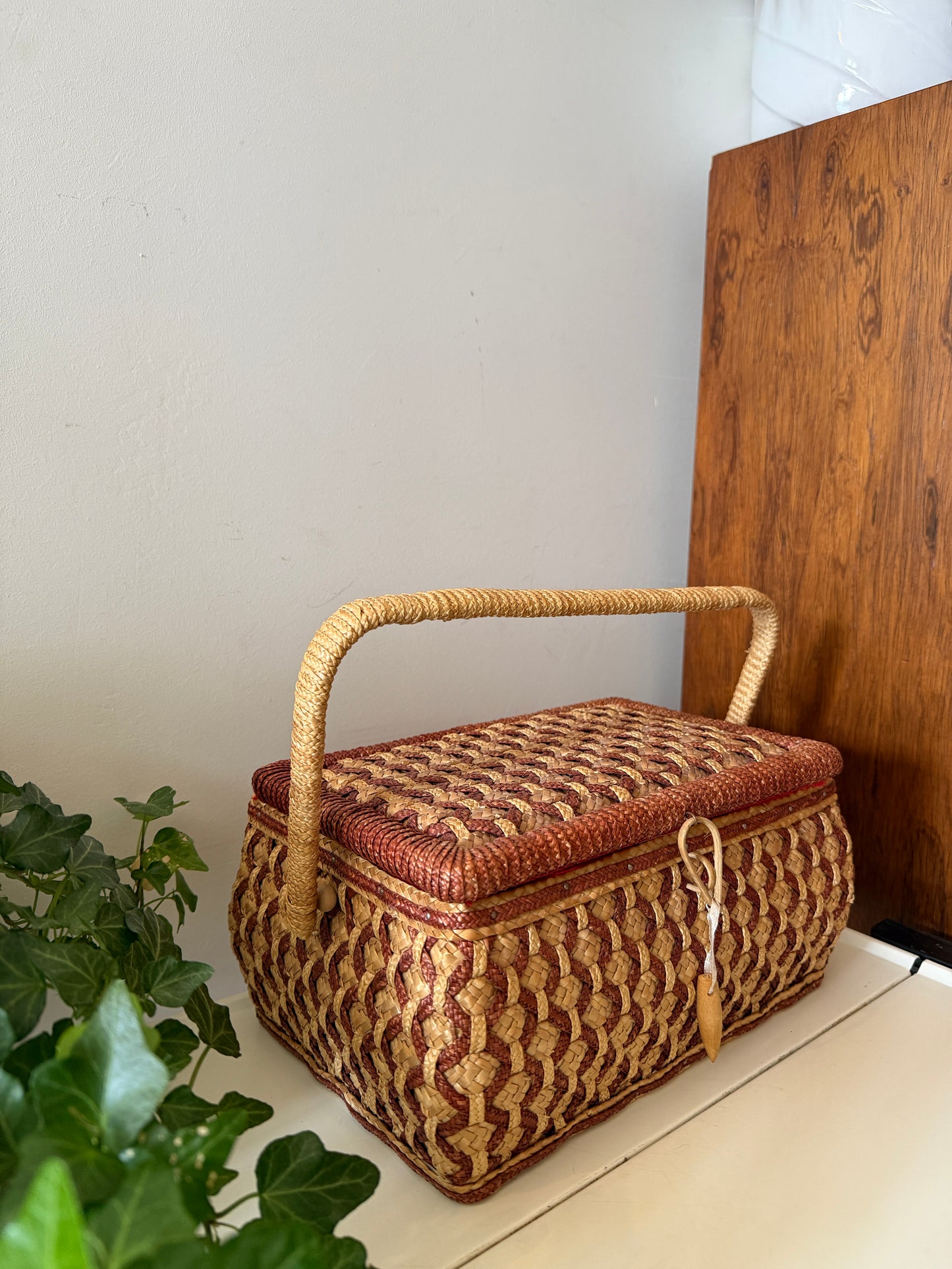 Rieten vintage opbergmand