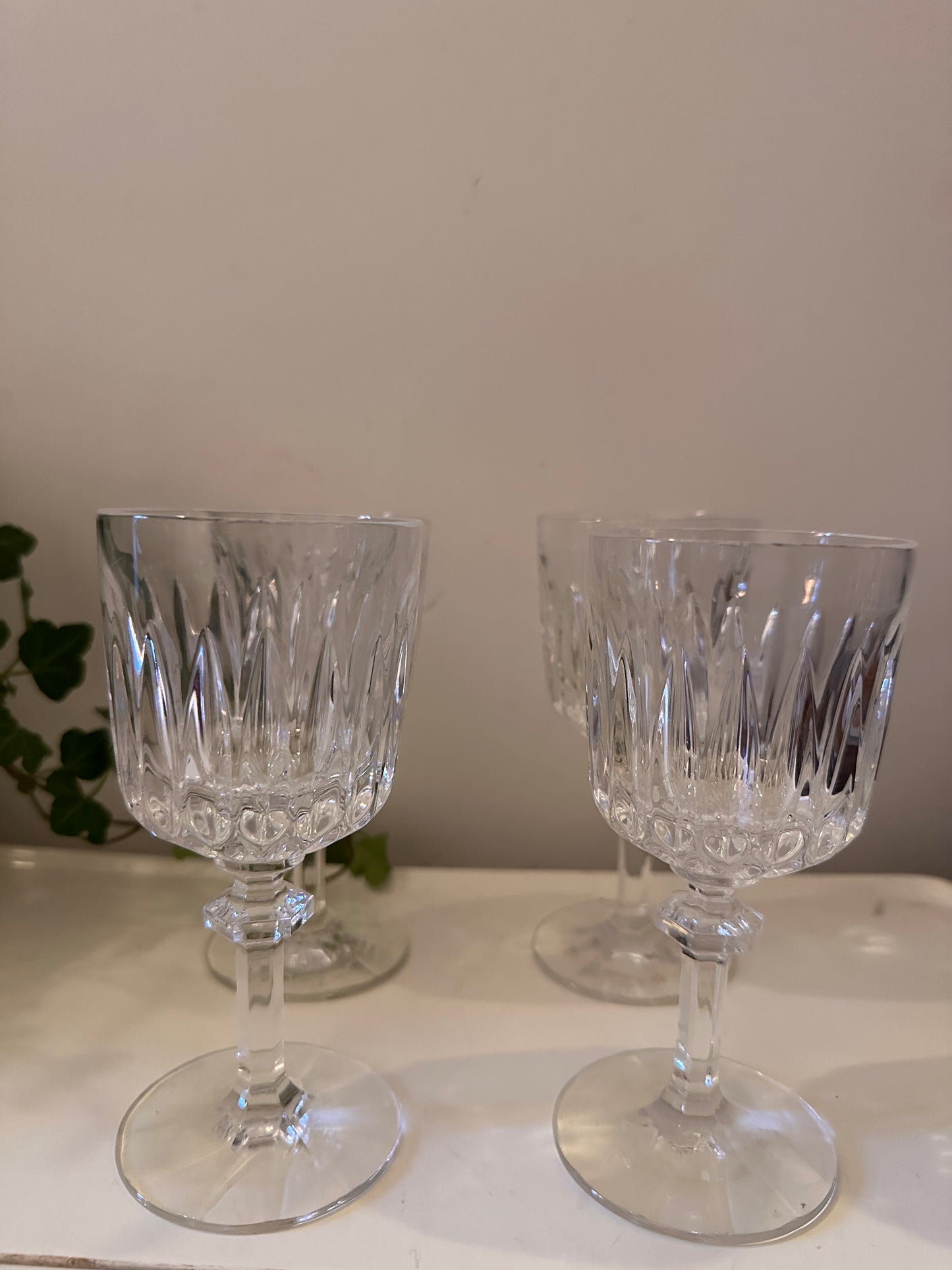 Set van 4 kristallen wijnglazen