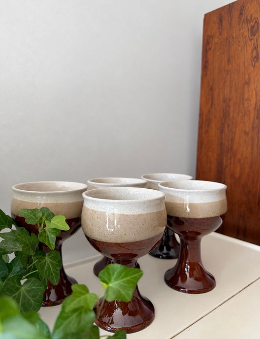 Mid Century vintage koffie mokken op voet