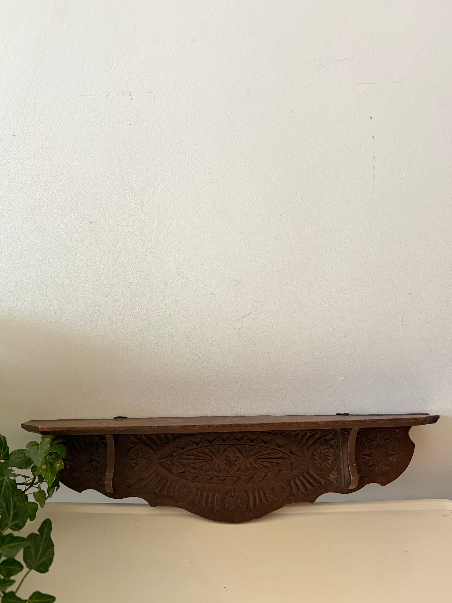 Houten wandplankje