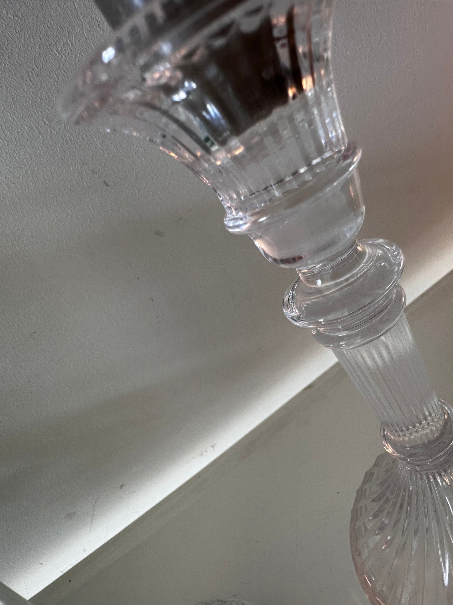 Set van twee vintage glazen kandelaars