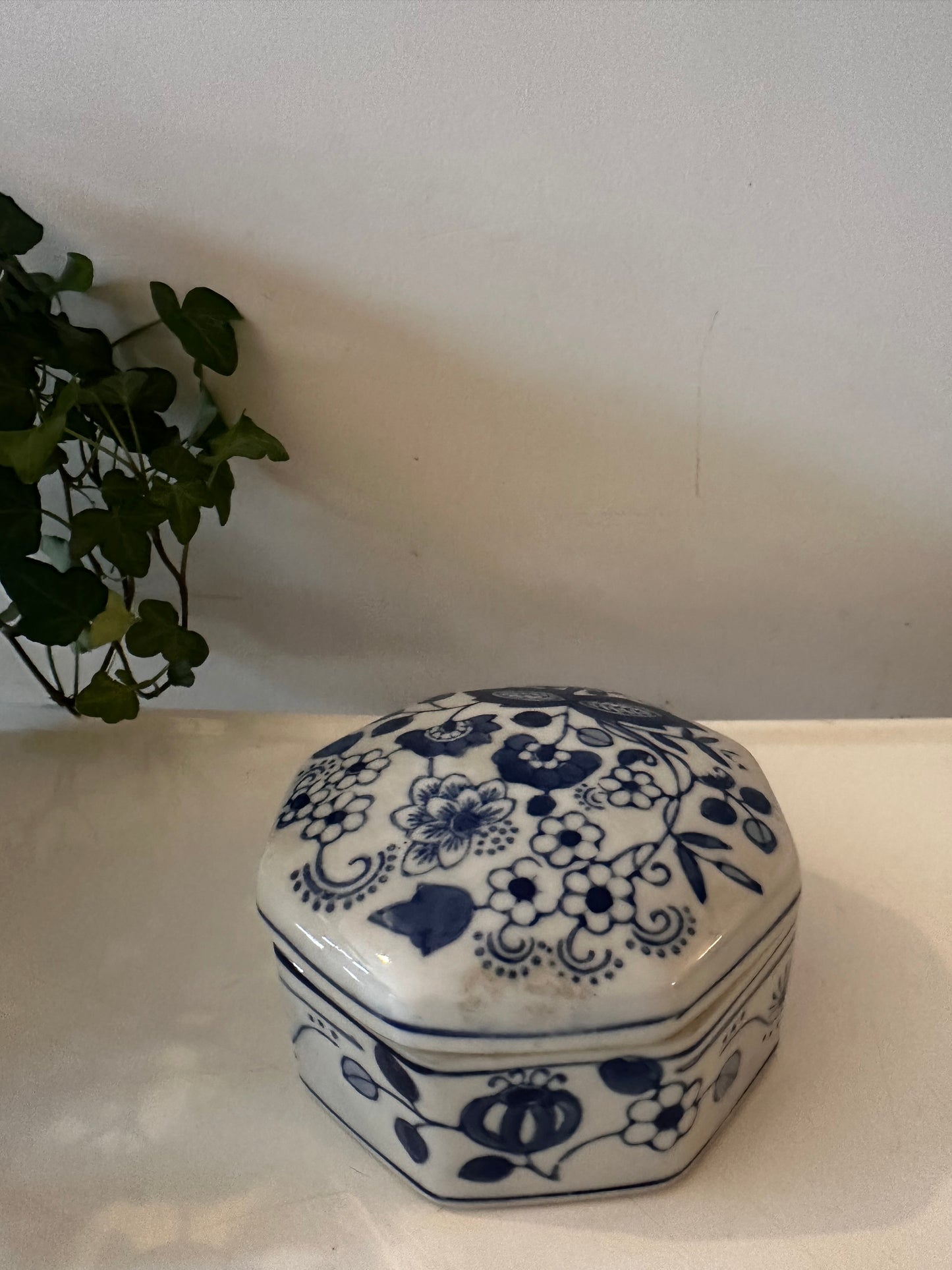 Porseleinen bewaardoosje