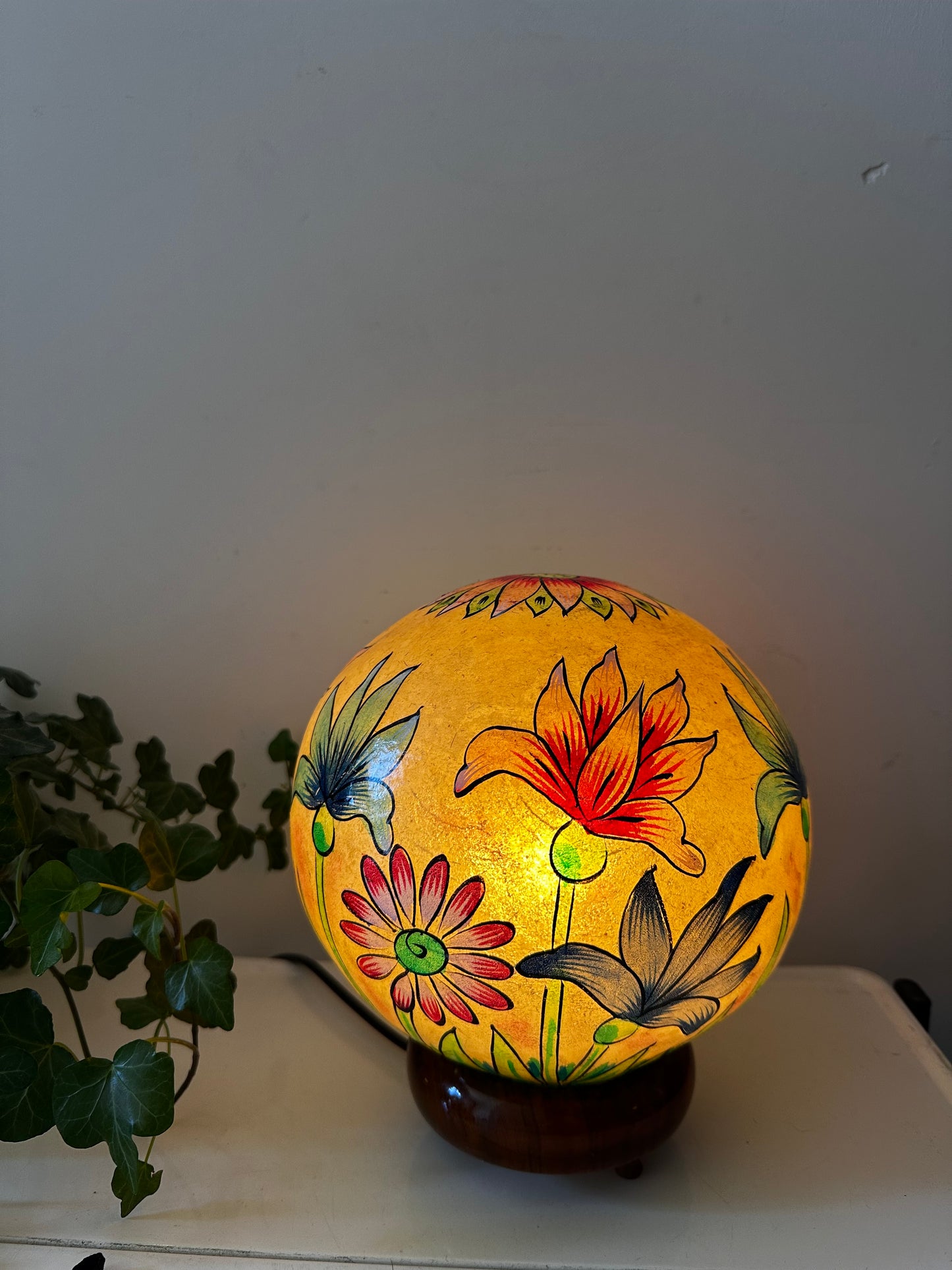 Vintage lamp perkament kamelen huid met bloemenmotief