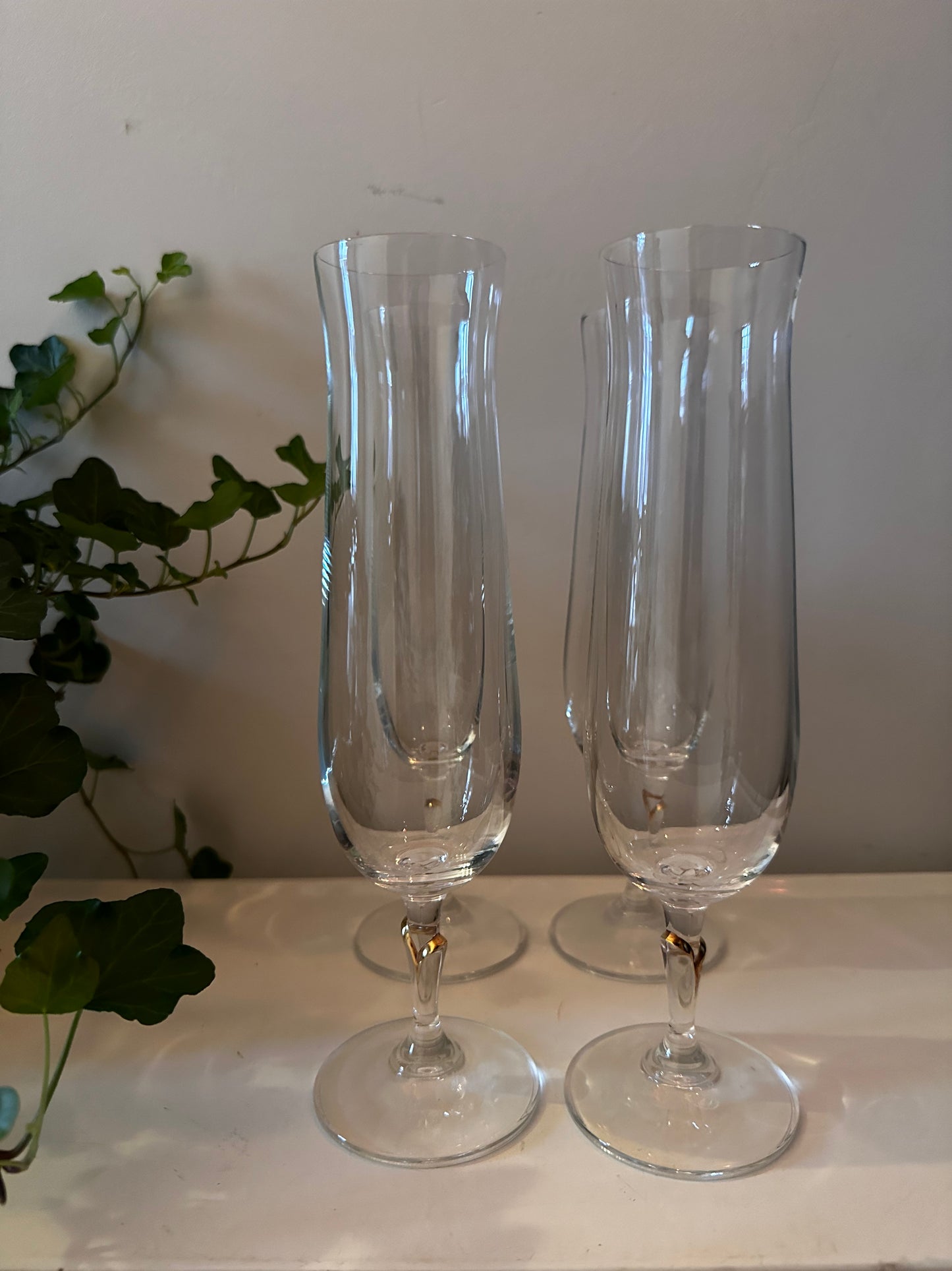 Hoge kristallen vintage champagne glazen