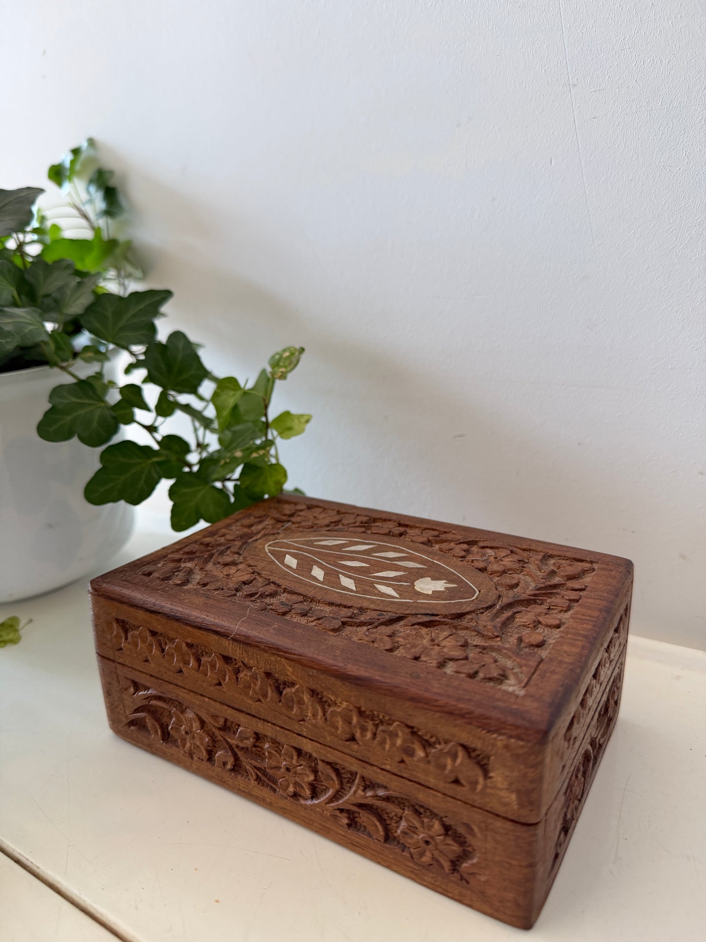 Houten bewaardoosje met beeninleg