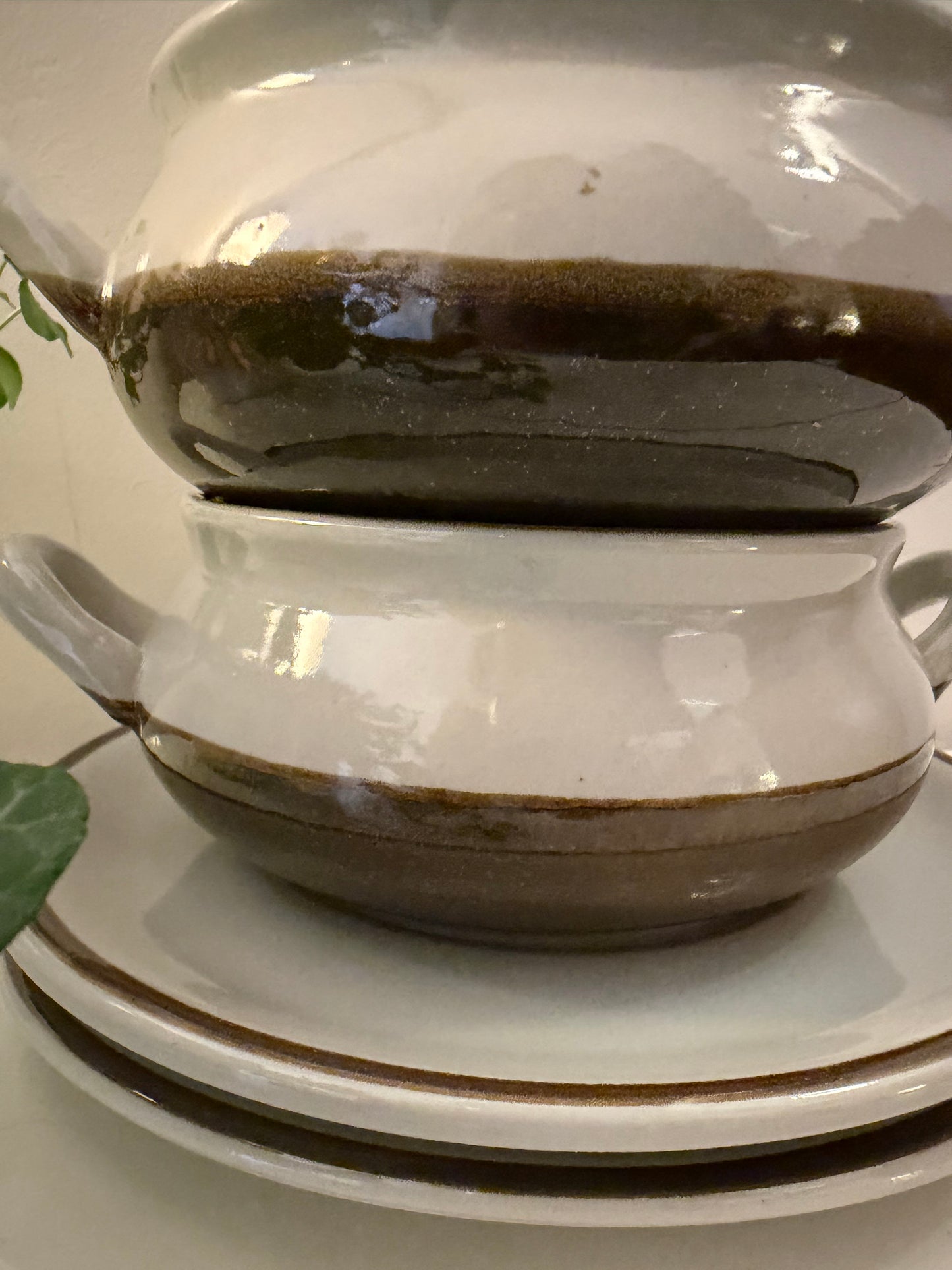 Set van 2 jaren 70 soepkommen en schotels