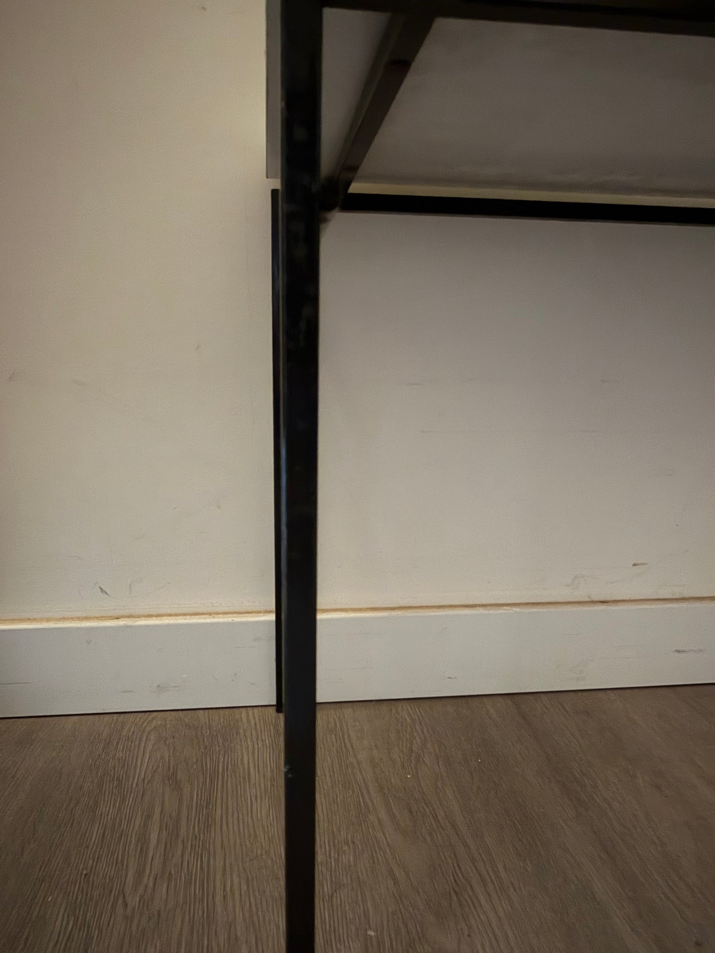 Pastoe stijl bijzettafeltje