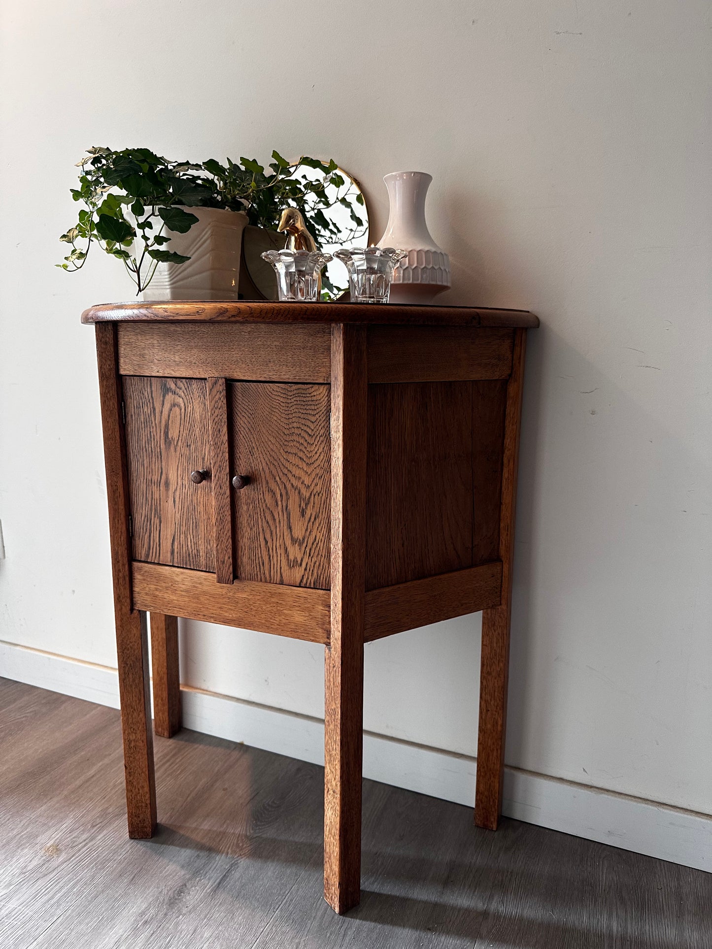 Jaren 70 kastje bijzettafeltje