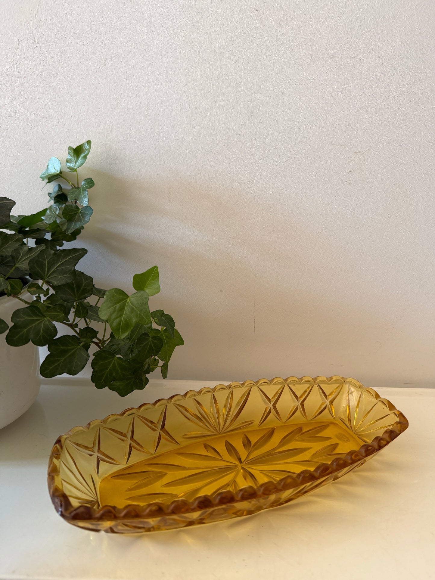 Persglazen amberkleurig schaaltje