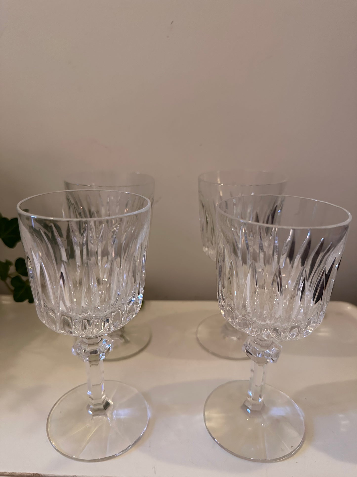 Set van 4 kristallen wijnglazen