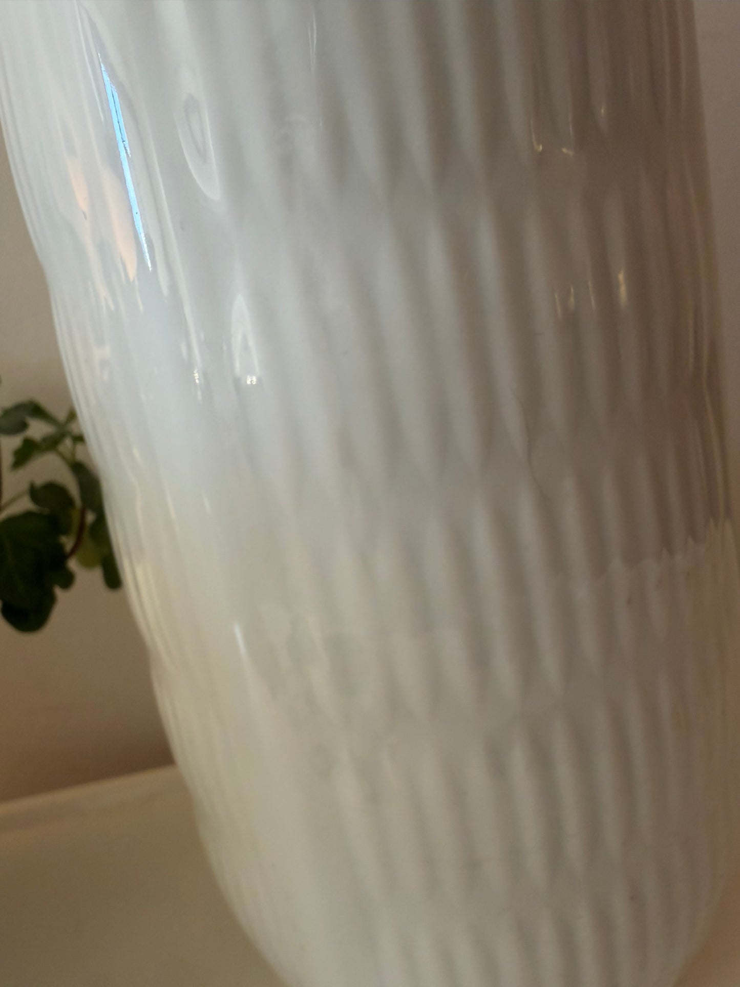 Wit porseleinen vintage vaas