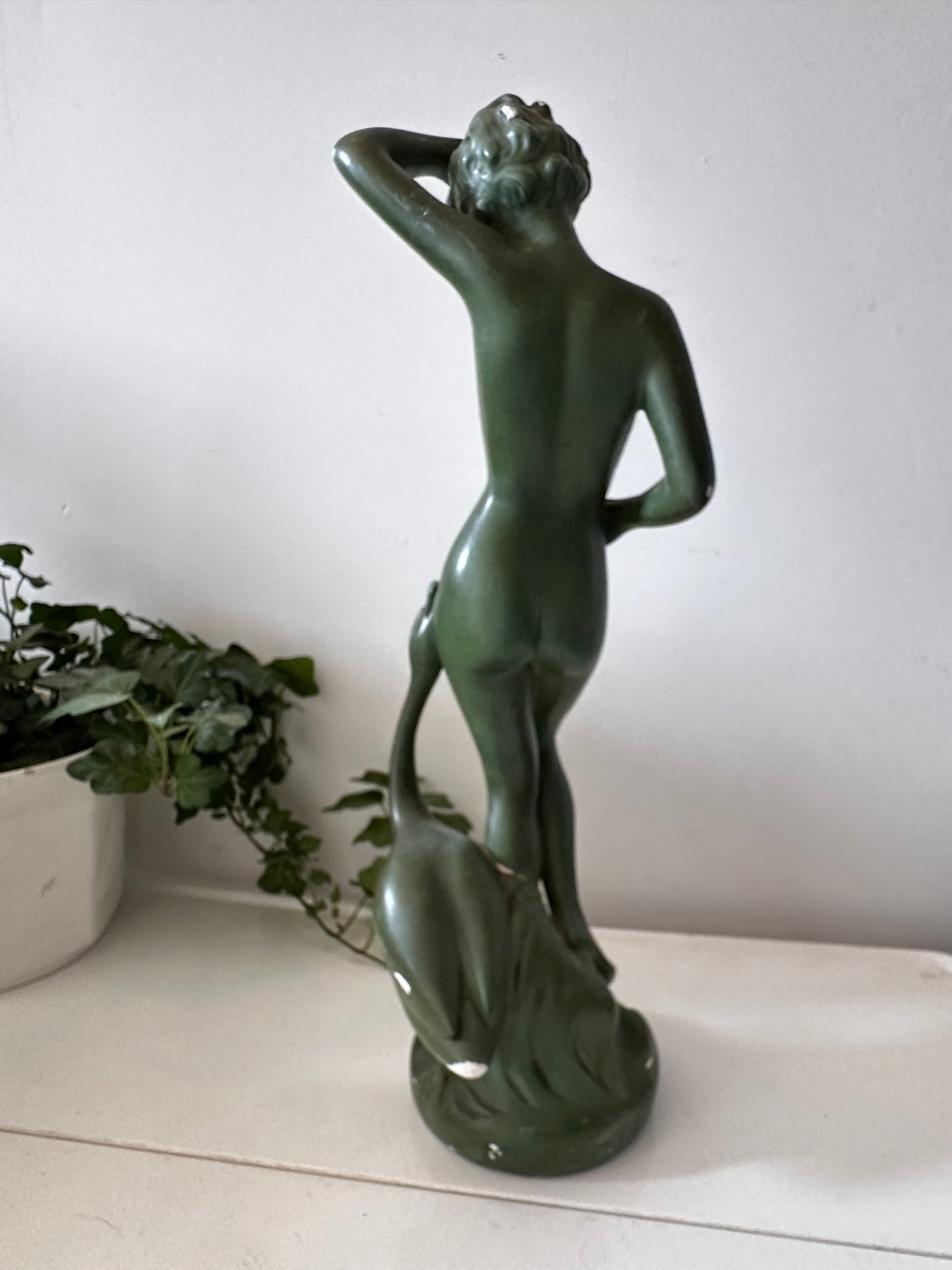 Art Deco Beeldje vrouw met zwaan vintage