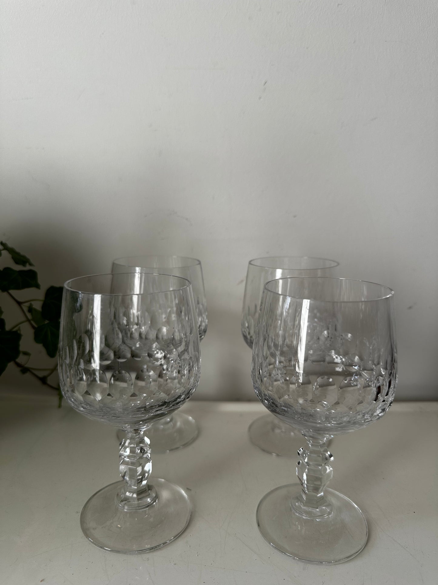 Set van 4 kristallen wijnglazen