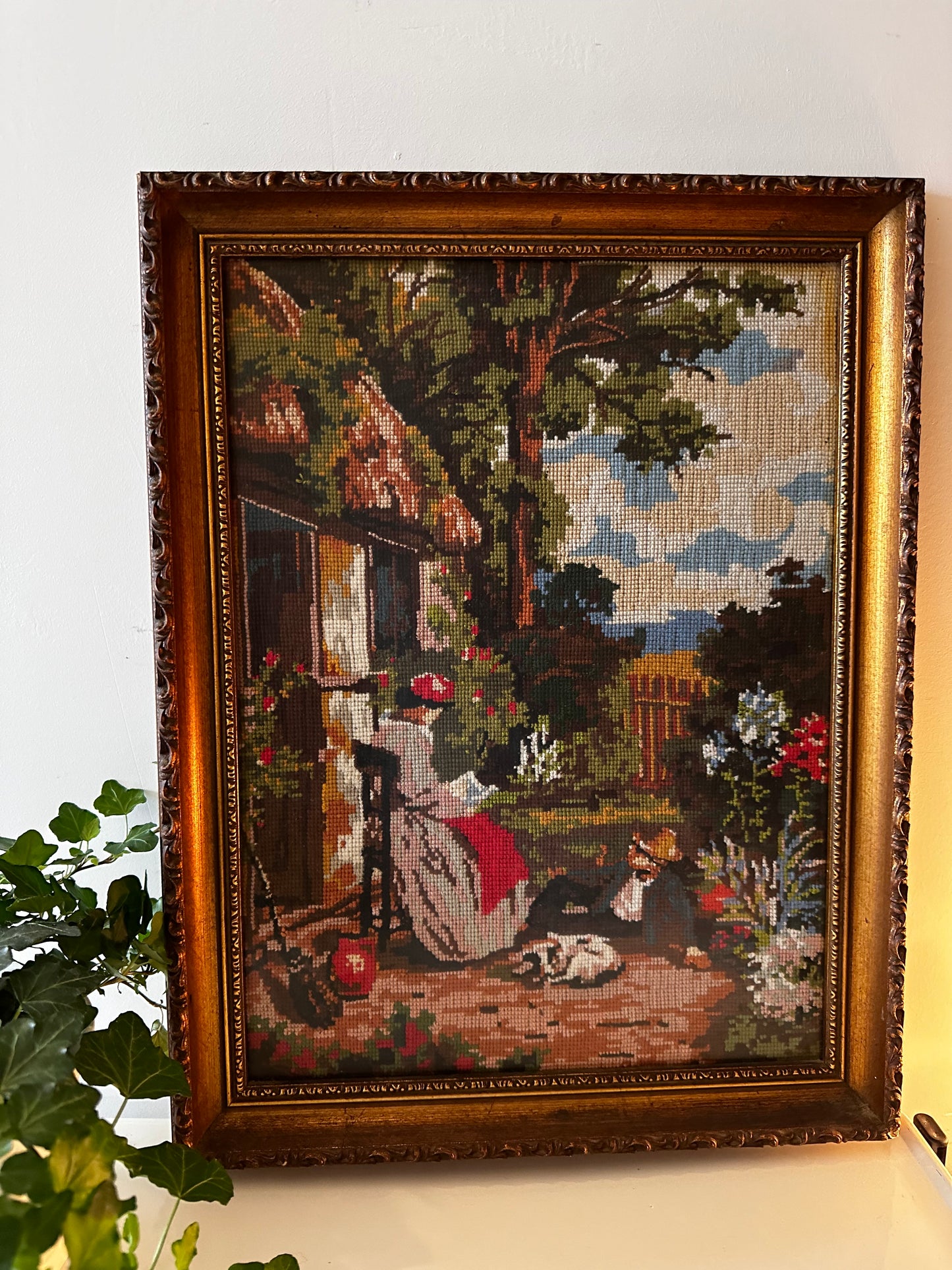 Borduurwerk in brocante lijst