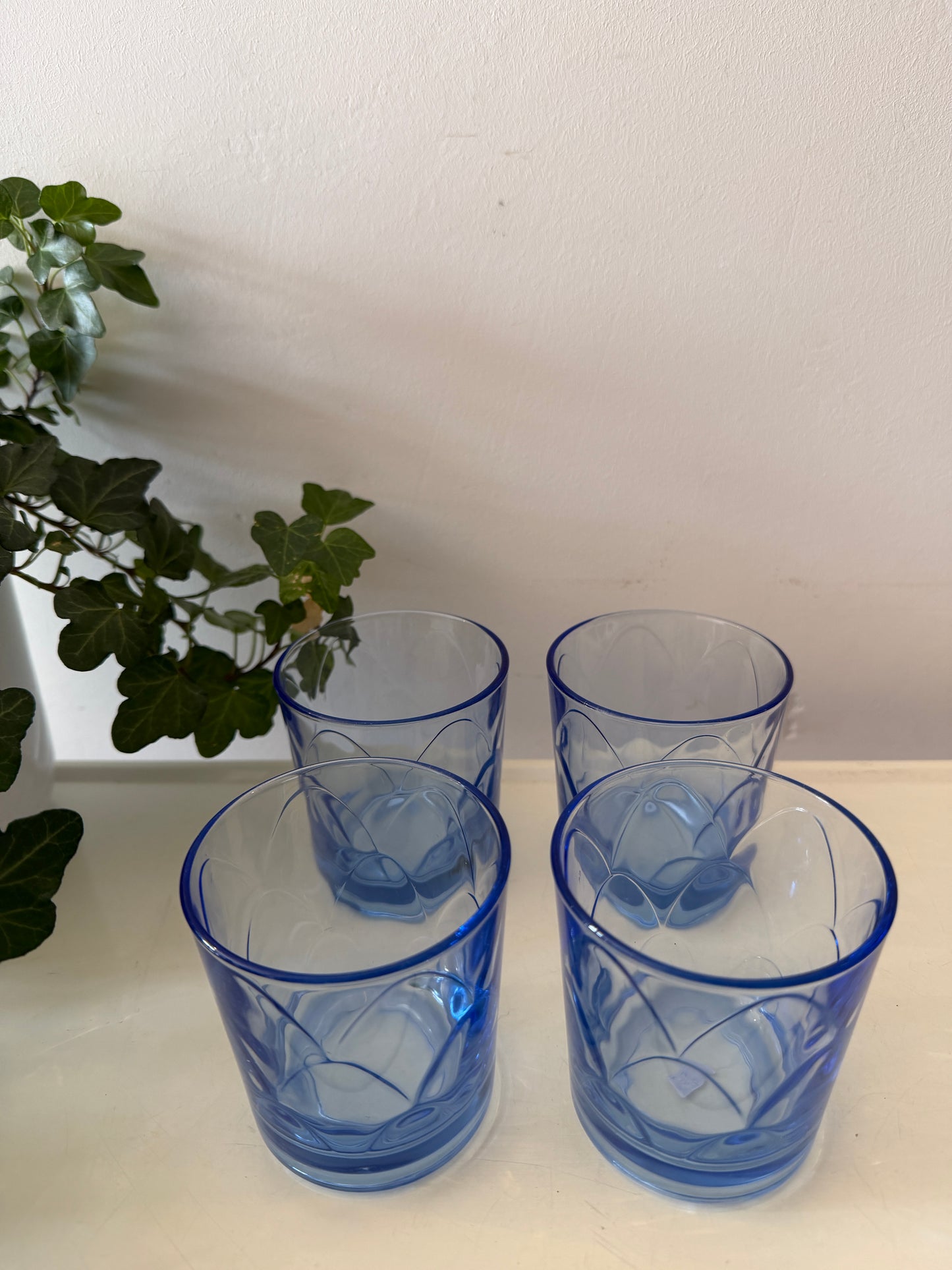 Set van 4 vintage waterglazen blauw glas