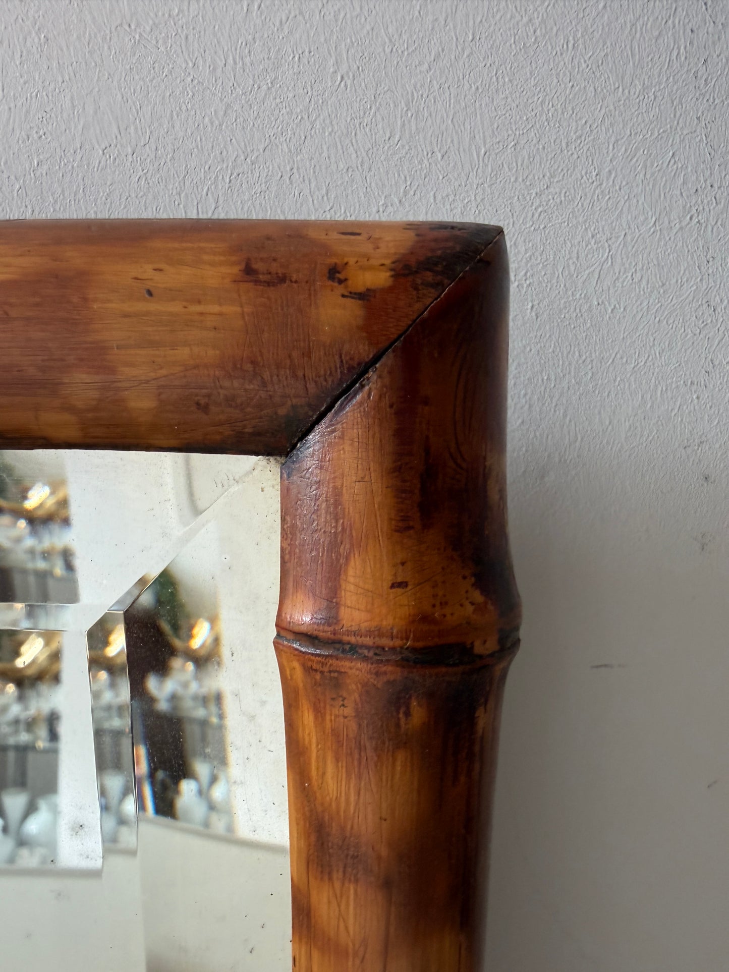 Vintage spiegel met houten lijst en facet geslepen glas