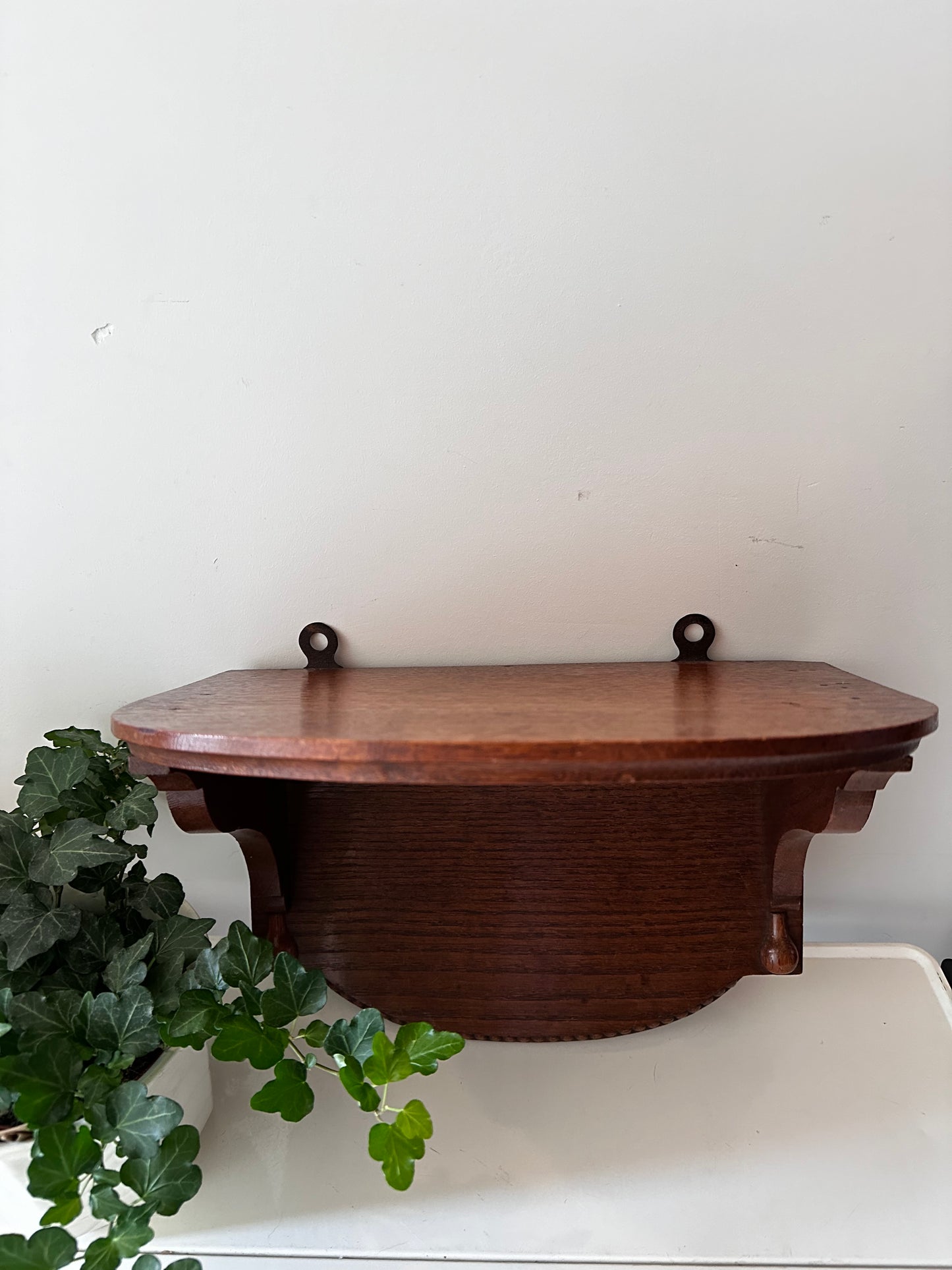 Houten vintage wandplankje