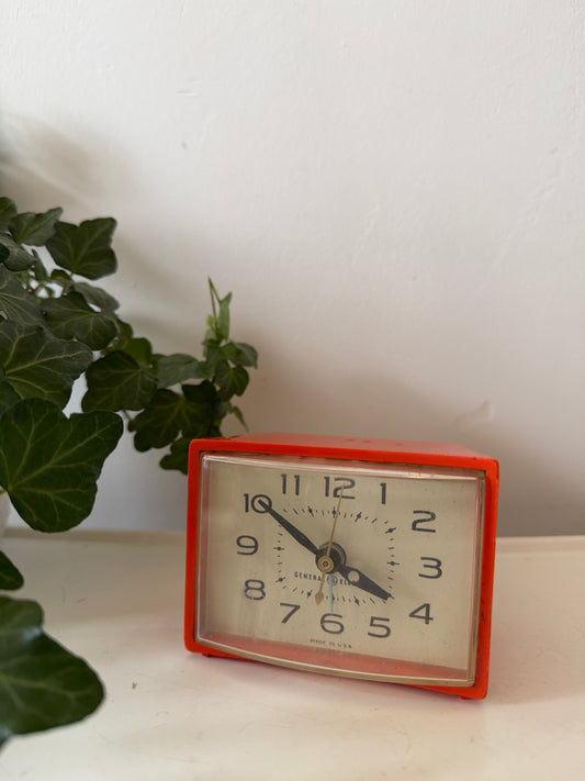 Retro oranje wekkertje