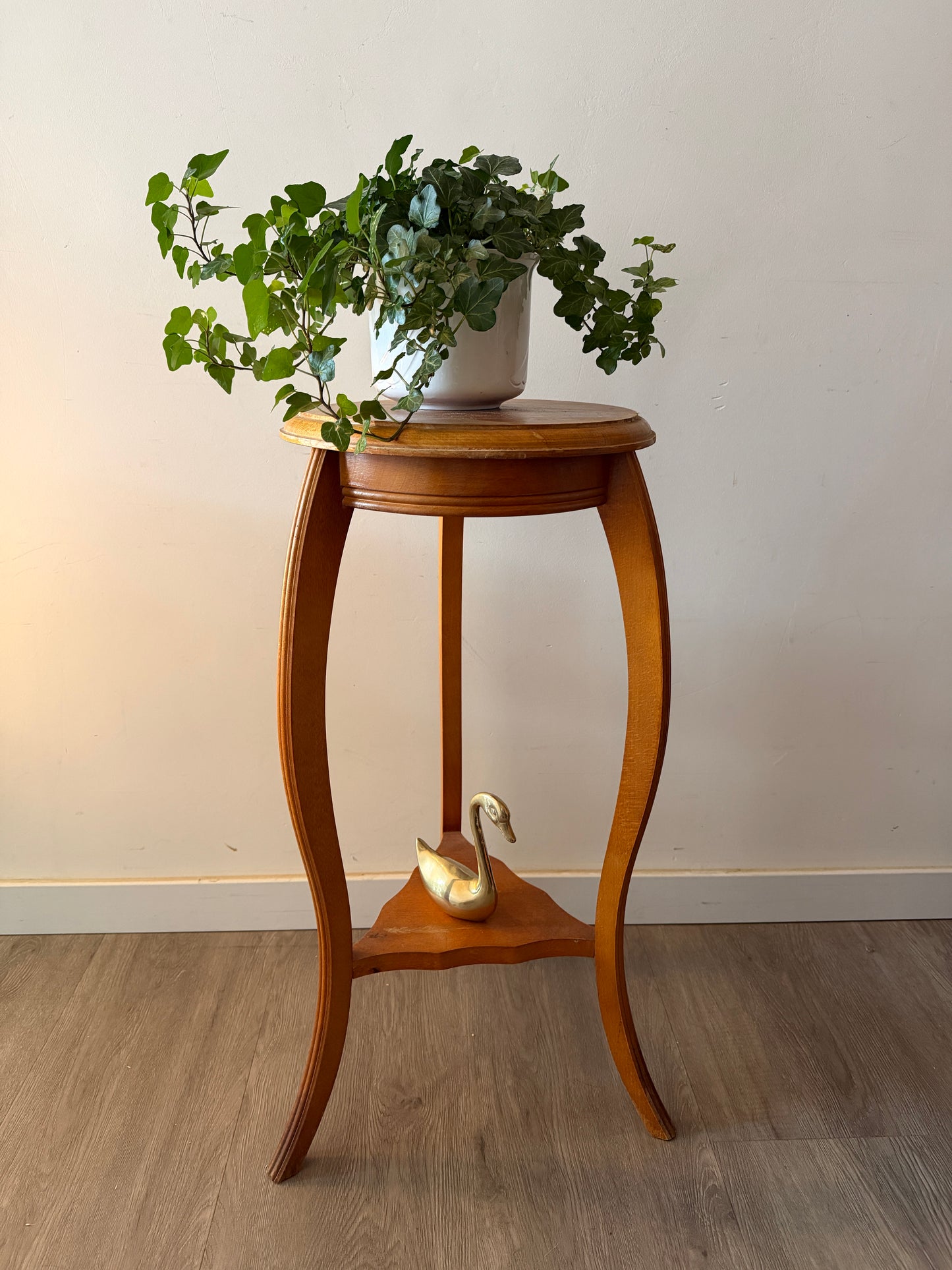 Houten bijzettafeltje