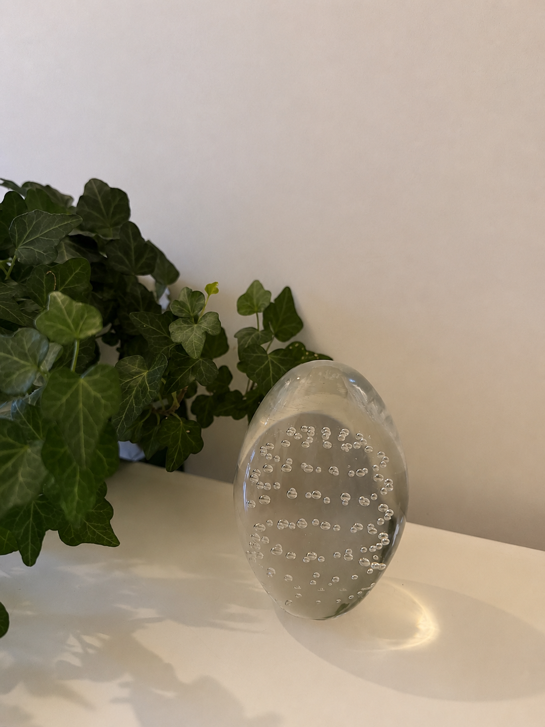 Glazen press papier met bubbels