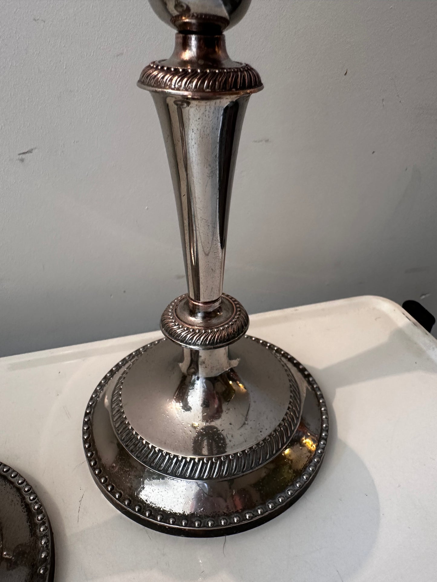 Verzilverde kandelaars (prijs per stuk)