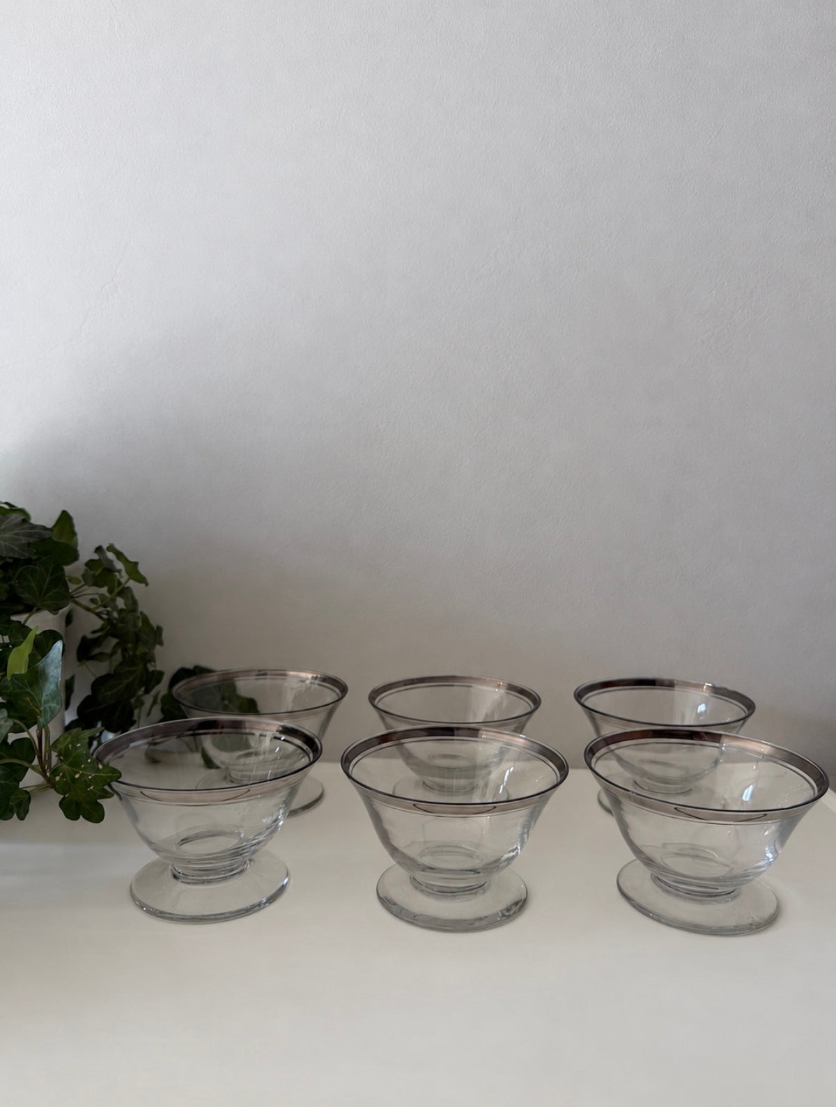Dessert coupes ket zilverkleurige rand