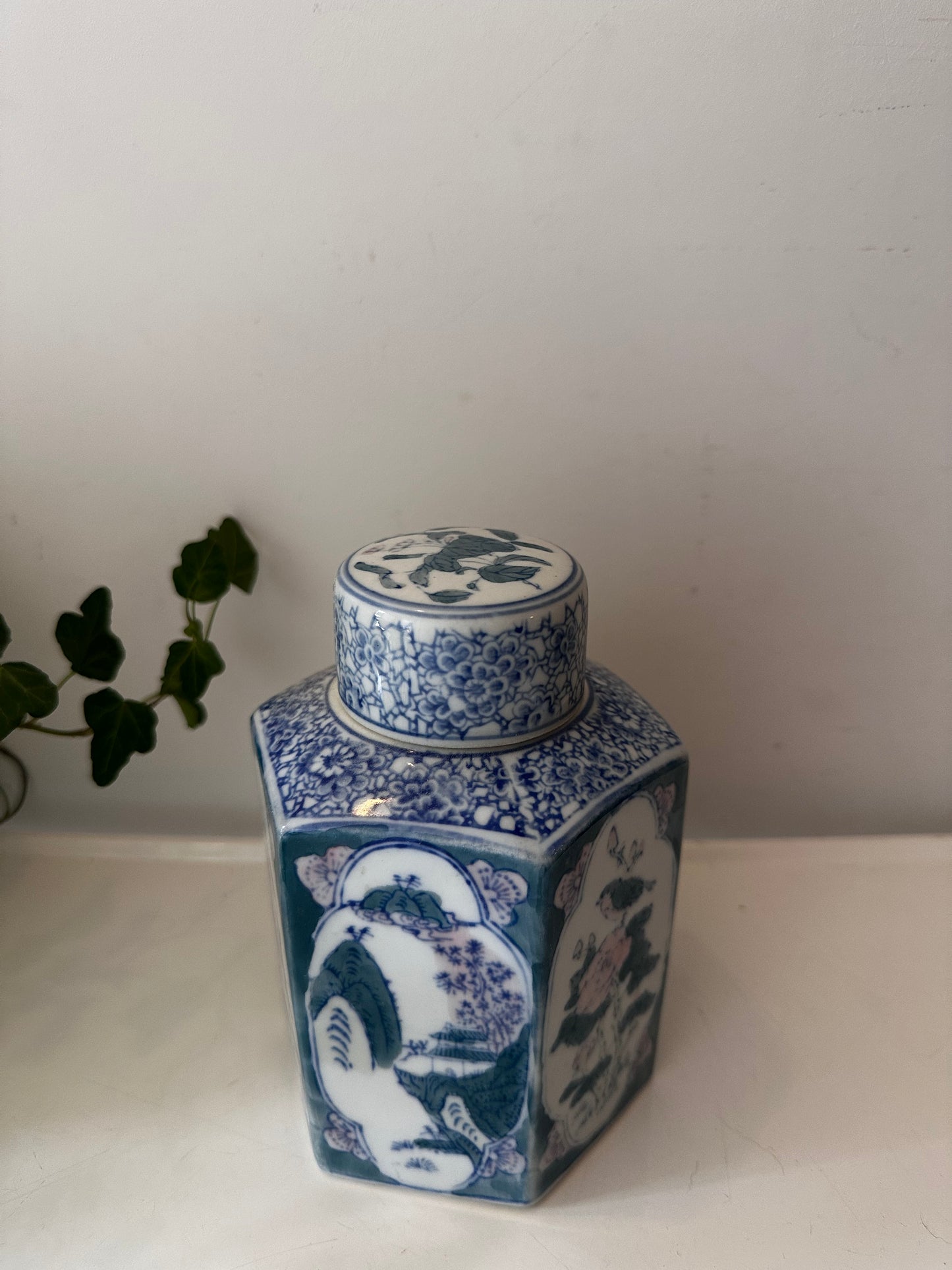 Porseleinen Chinees theebusje