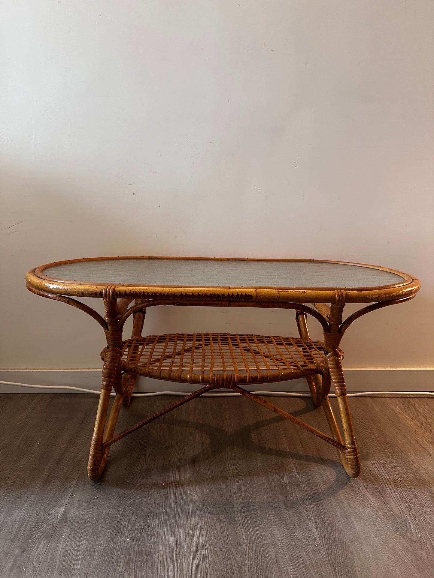 Rohe Noordwolde rotan tafeltje