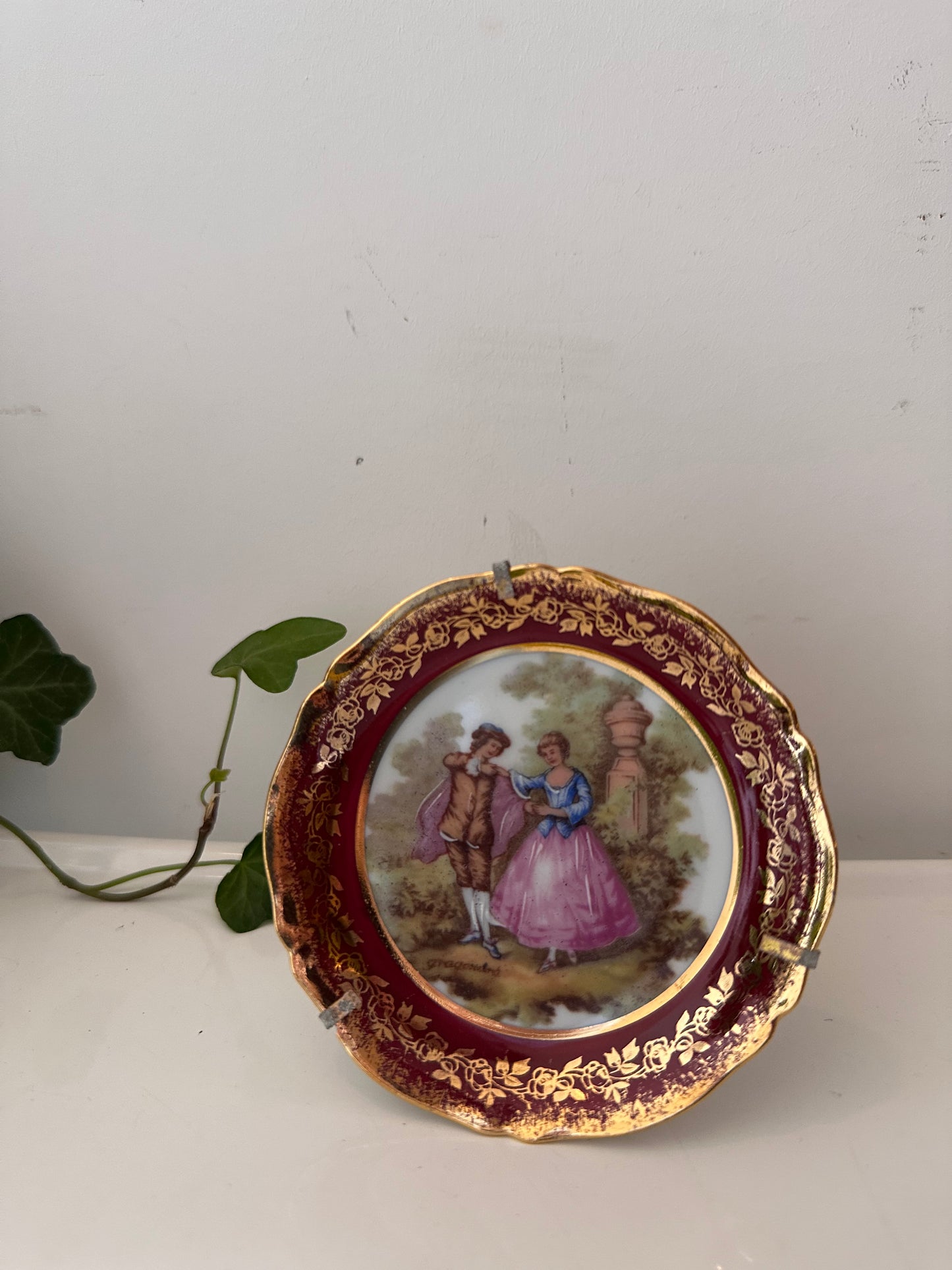 Limoges bordje op standaard