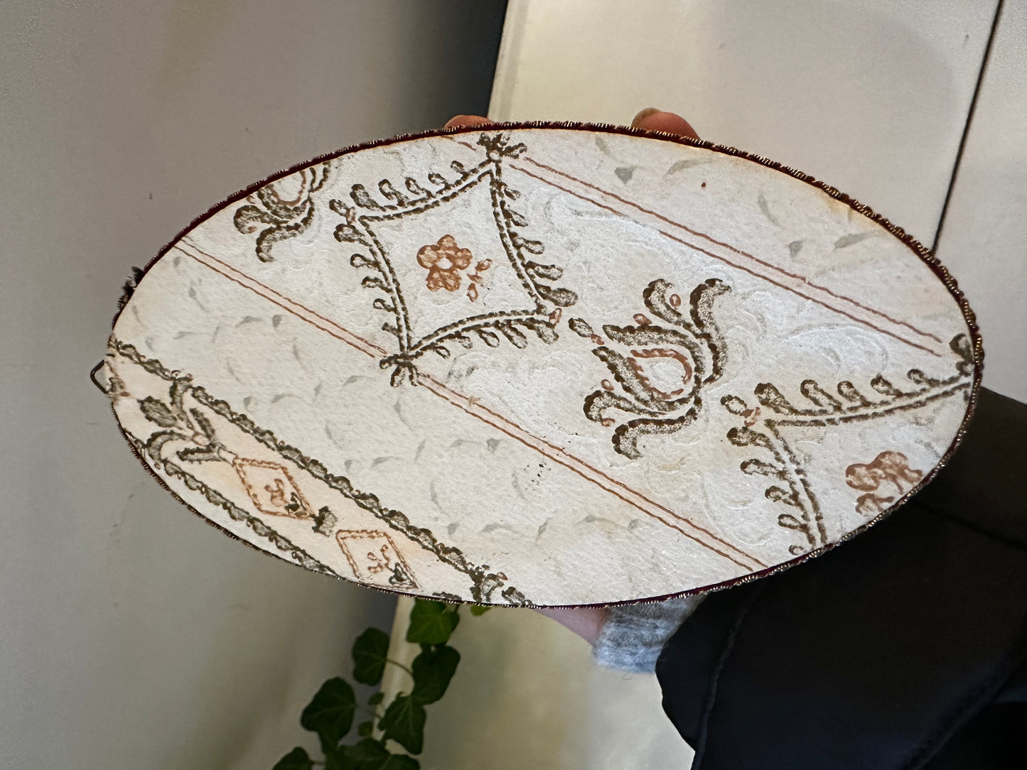 Prachtige ovale wanddecoratie met bloemen