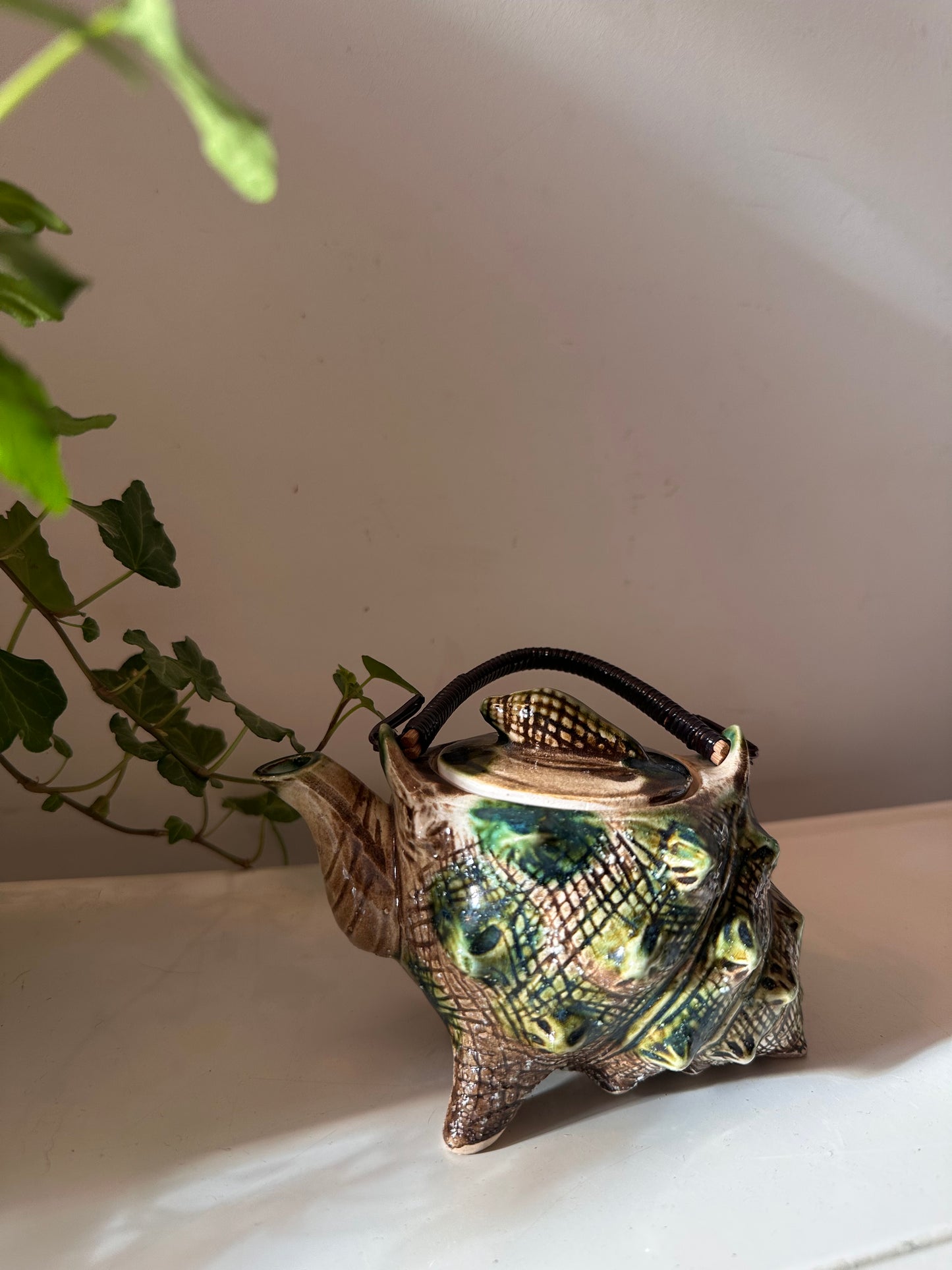 Japans theepotje vorm van schelp