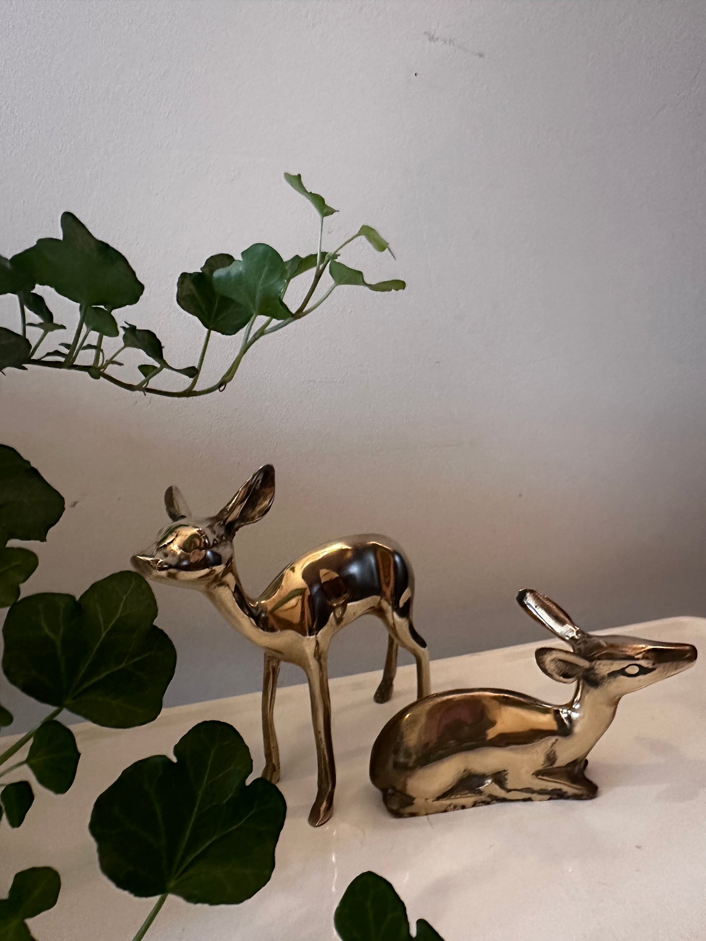 Messing set van 2 hertjes