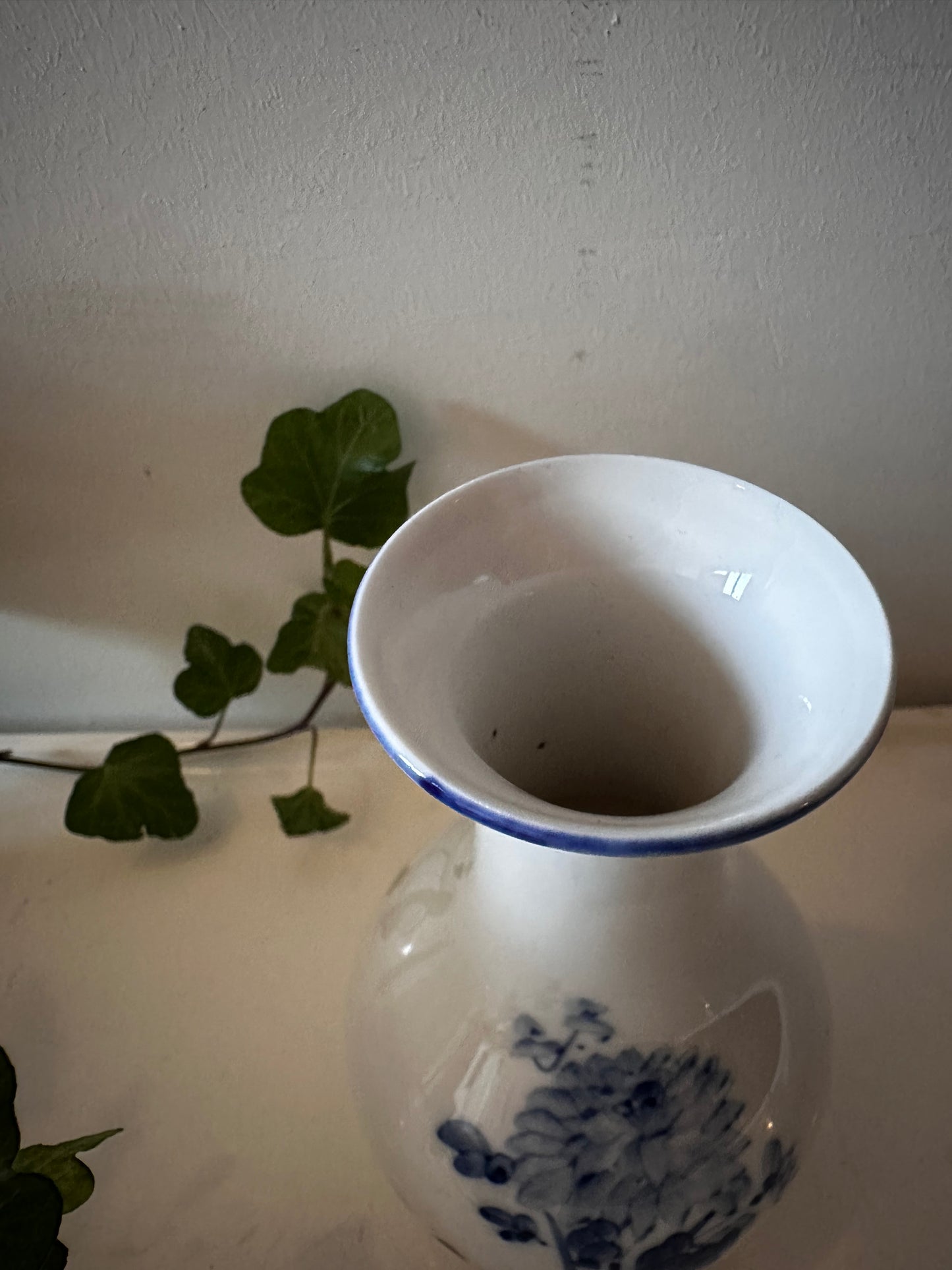 Porseleinen Delfts blauw vaasje vintage