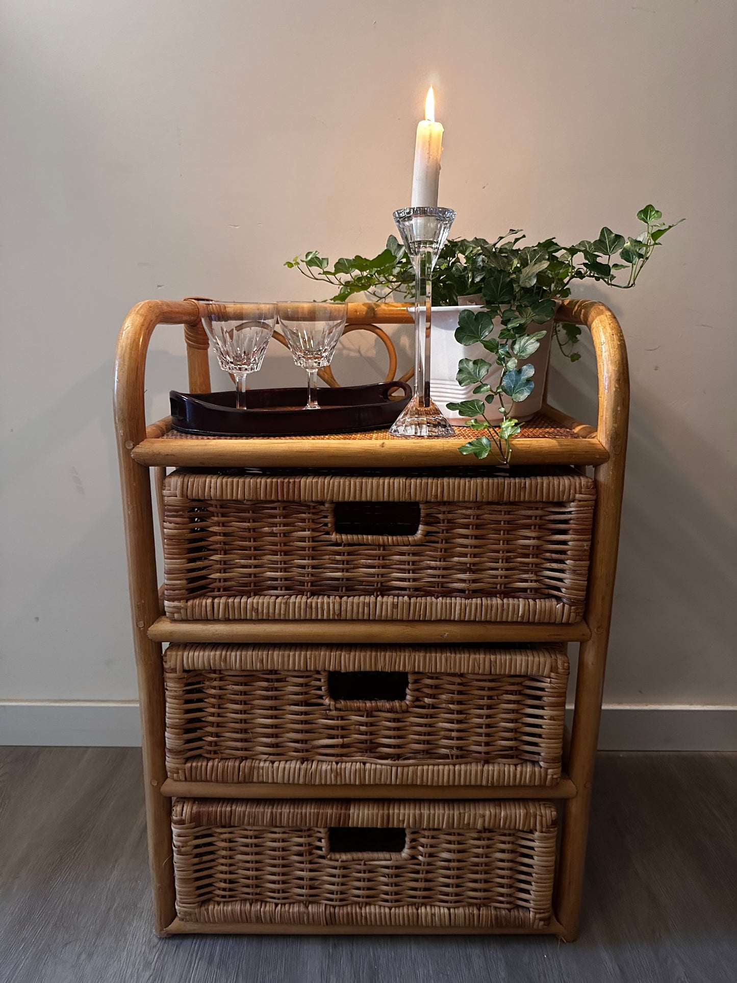 Vintage rotan ladekast