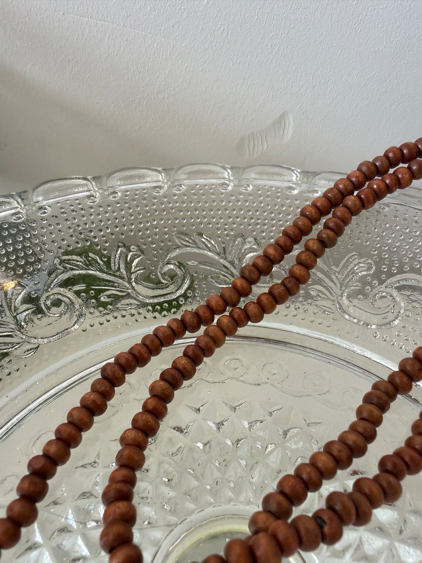 Lange ketting bruine kraaltjes