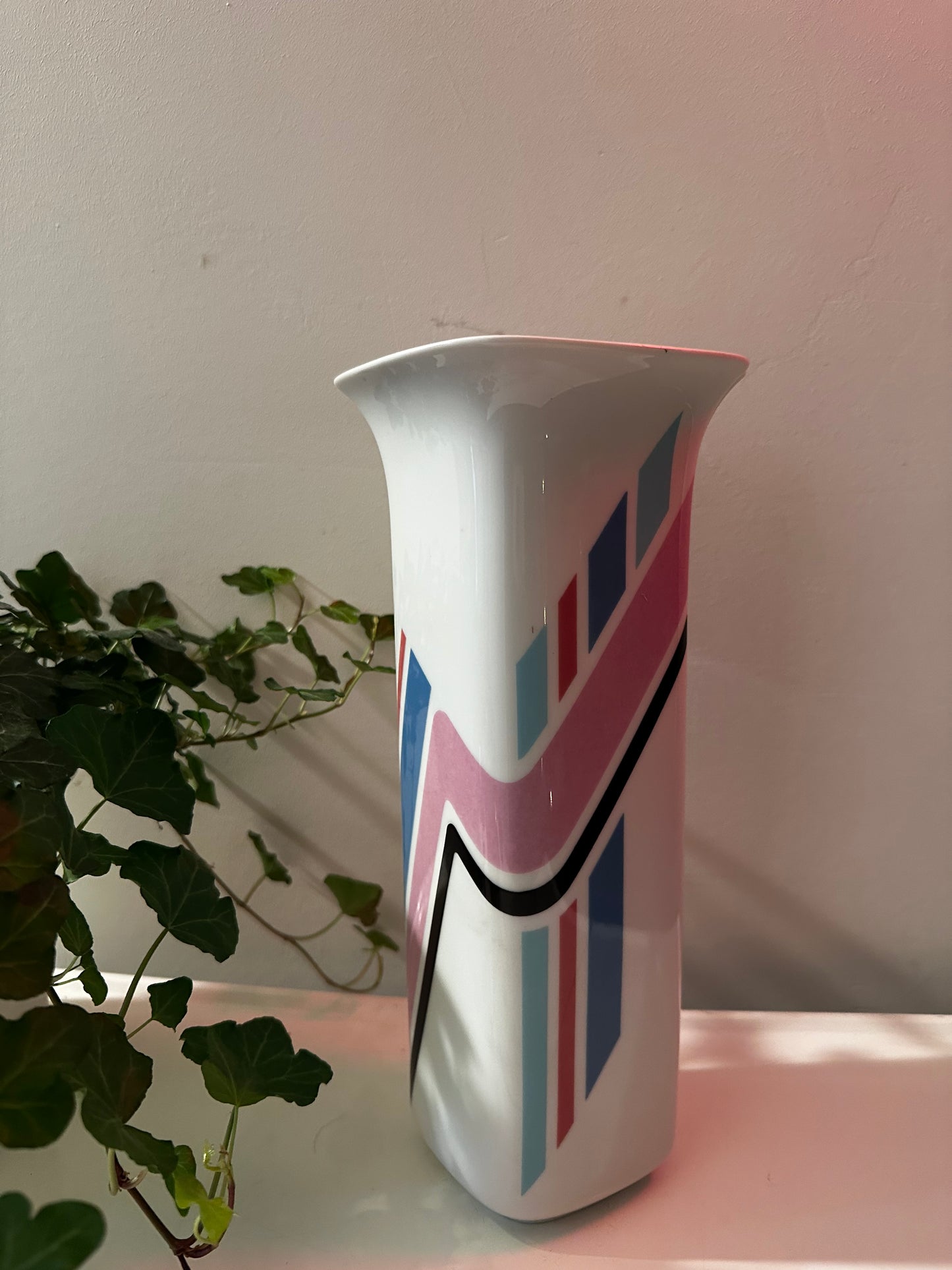 Porseleinen pop art jaren 80 vaas