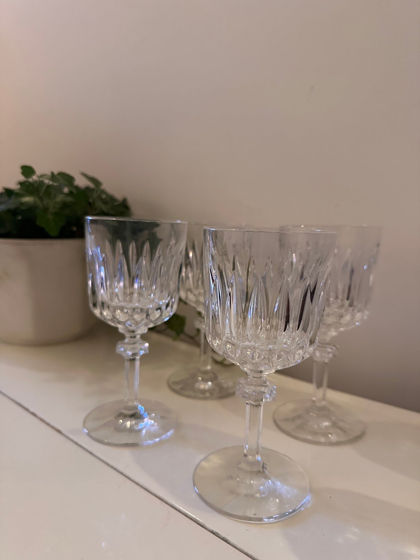 Set van 4 kristallen wijnglazen