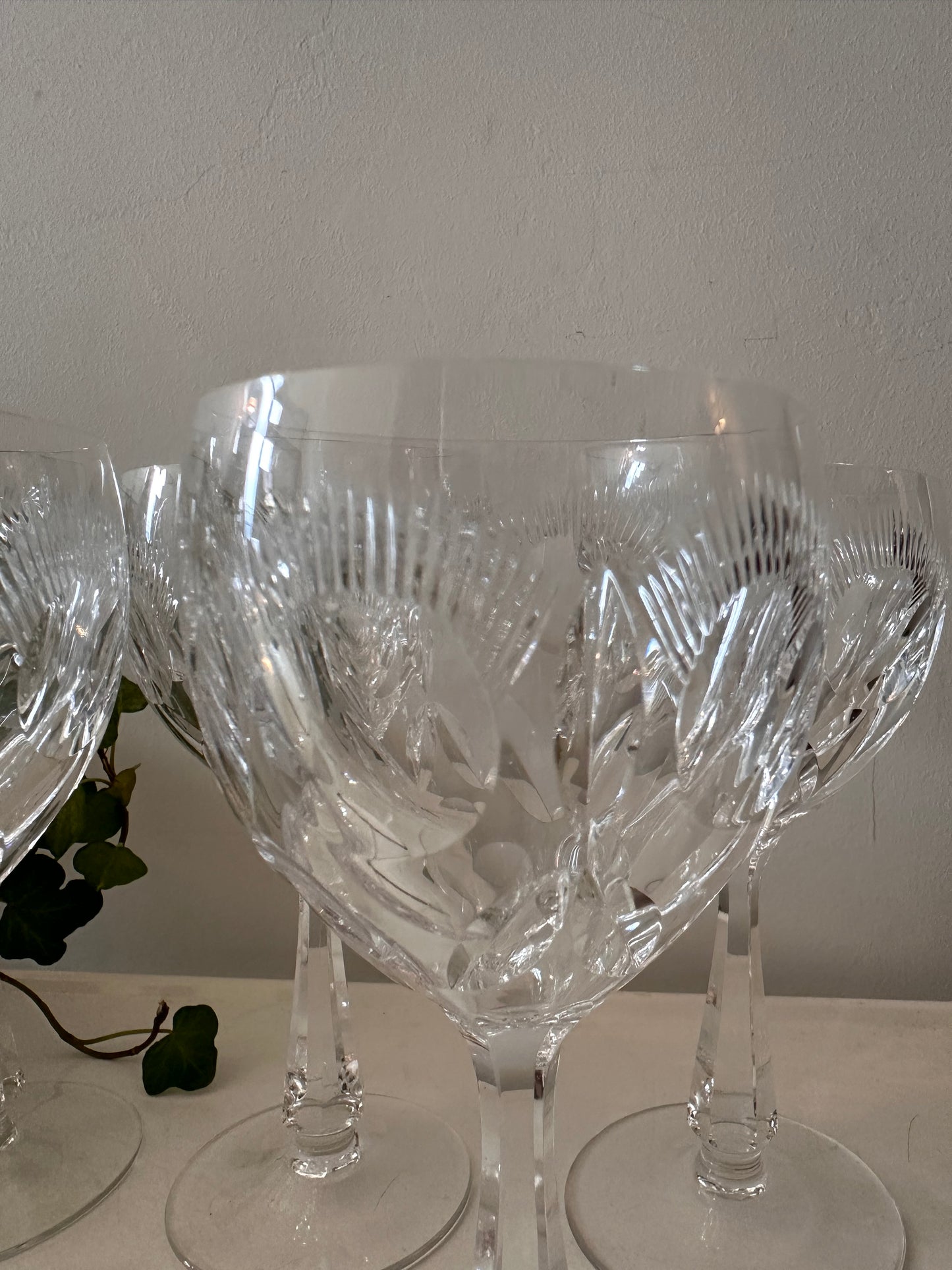 Set van 5 zwaar kristallen wijnglazen