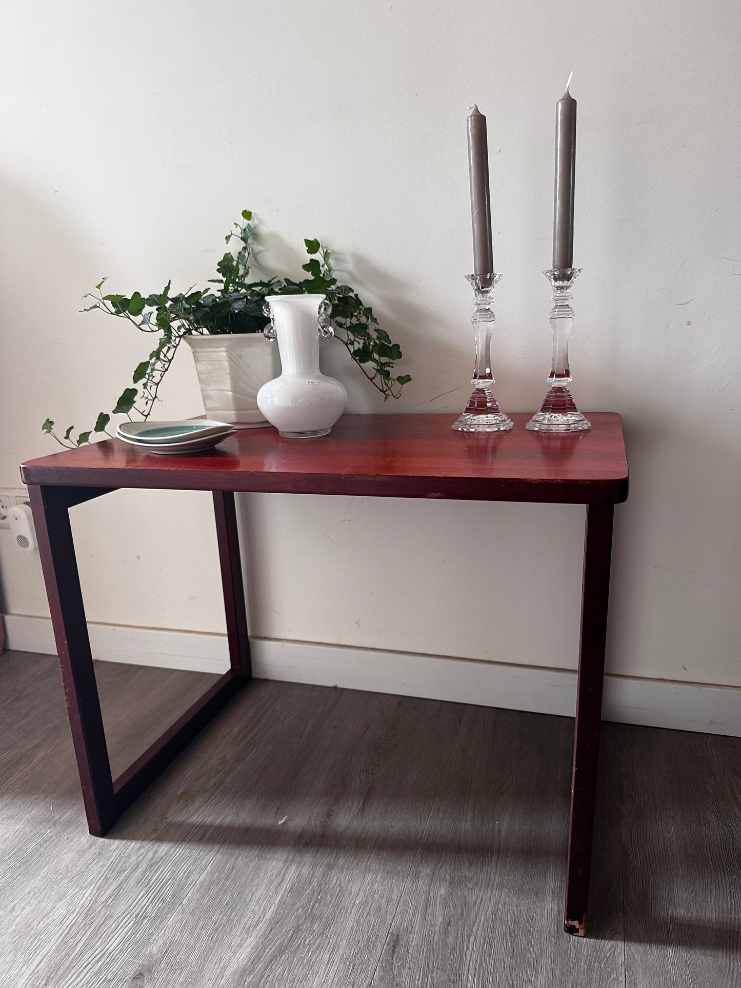 Deens Design bijzettafeltje